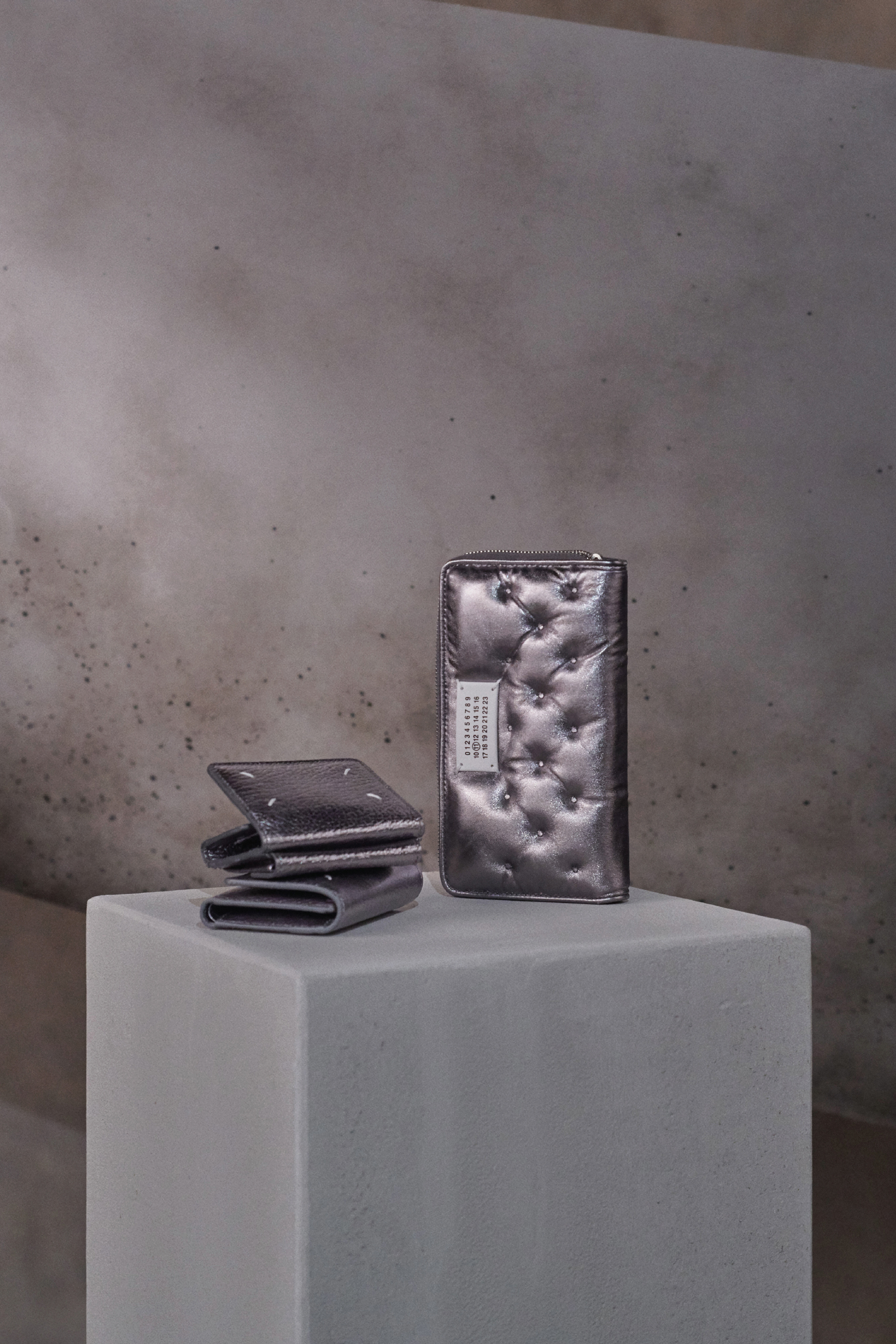 ロゴ入り シルバーカフ ブレスレット | Maison Margiela