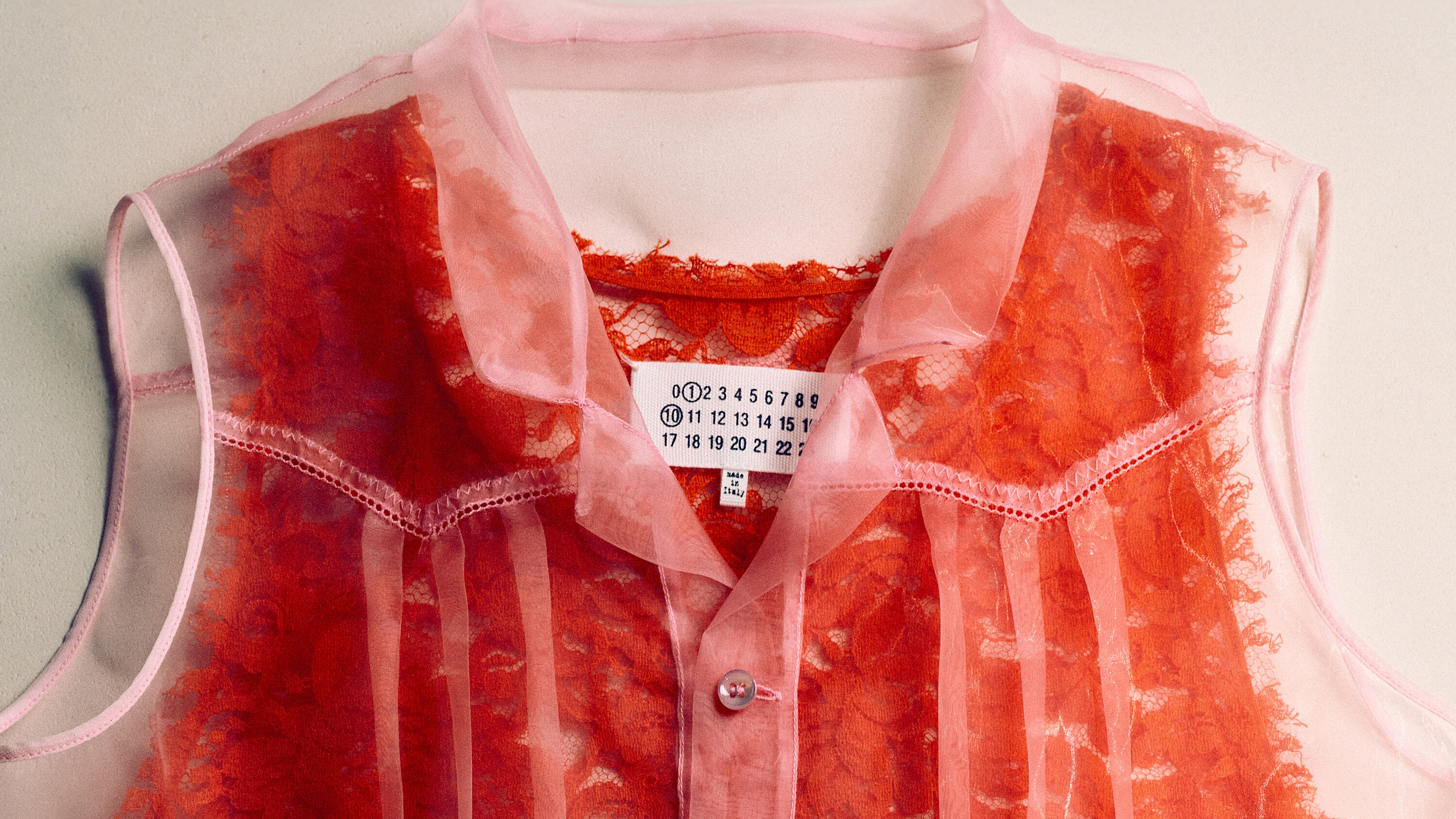 A focused edit of the Maison's signature pieces for Summer, designed to move with you through the season.