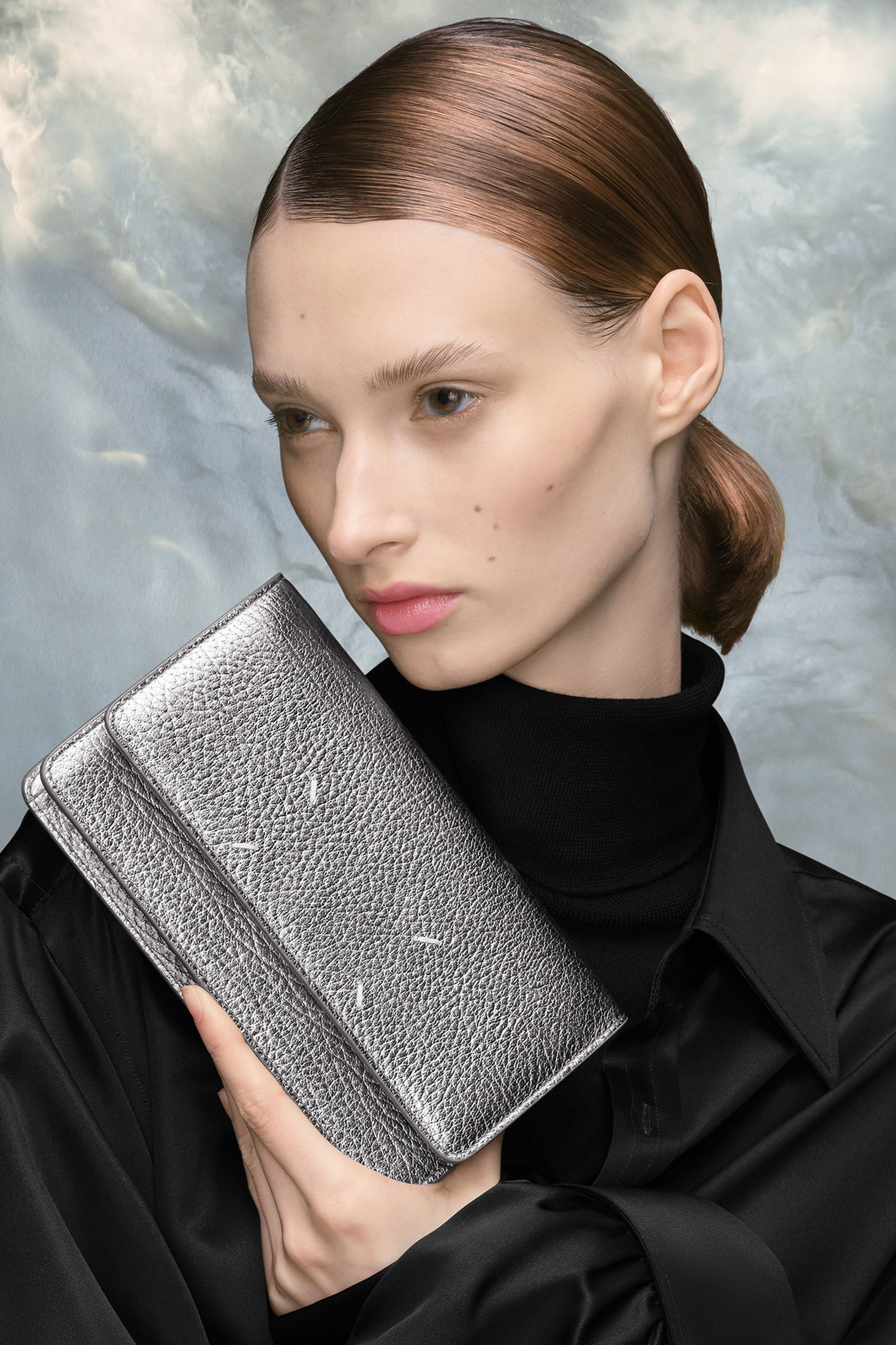 Four Stitches Brieftasche mit Kette