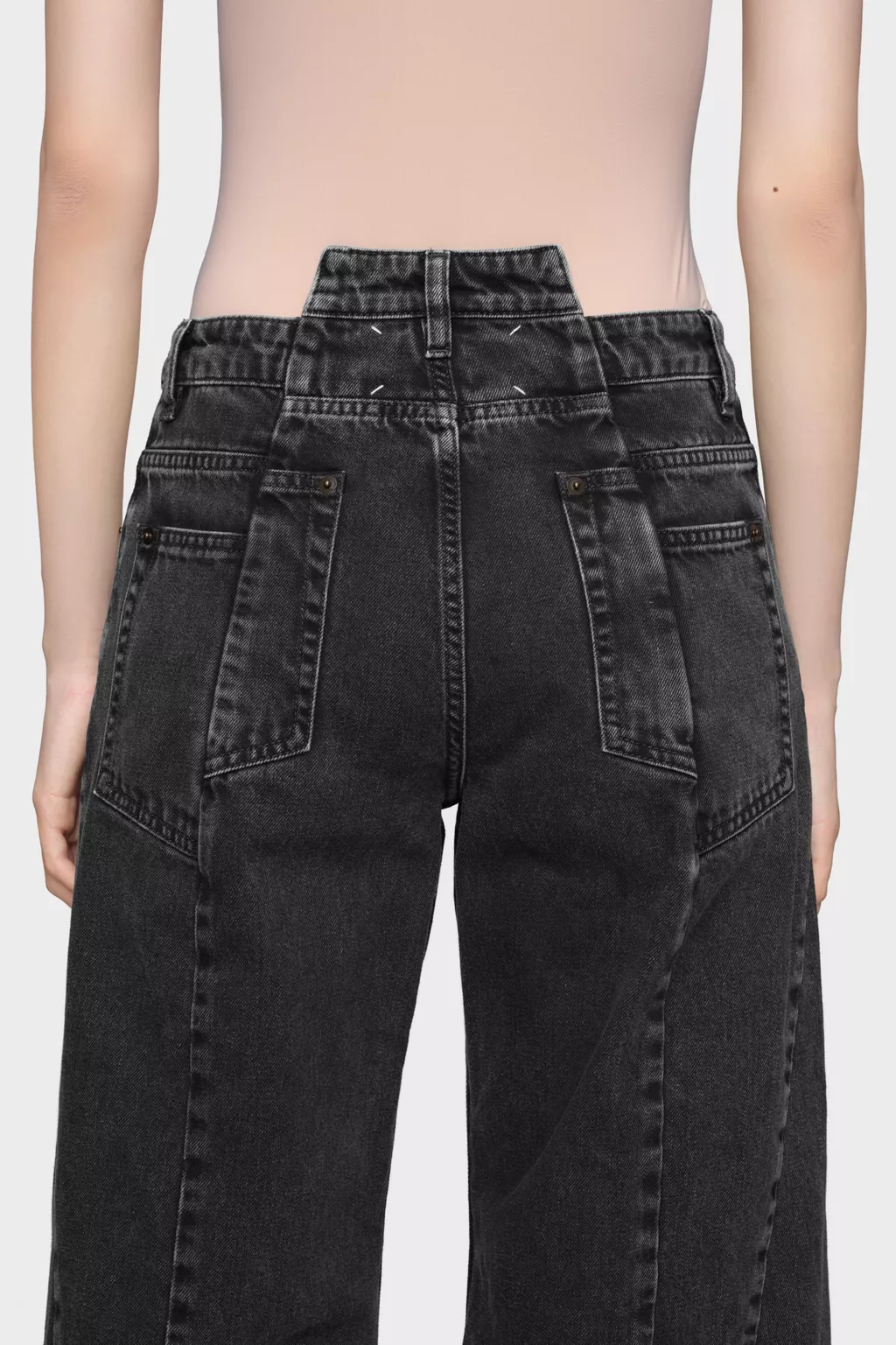 S51LA0133_S30496_961_A.webp?sw