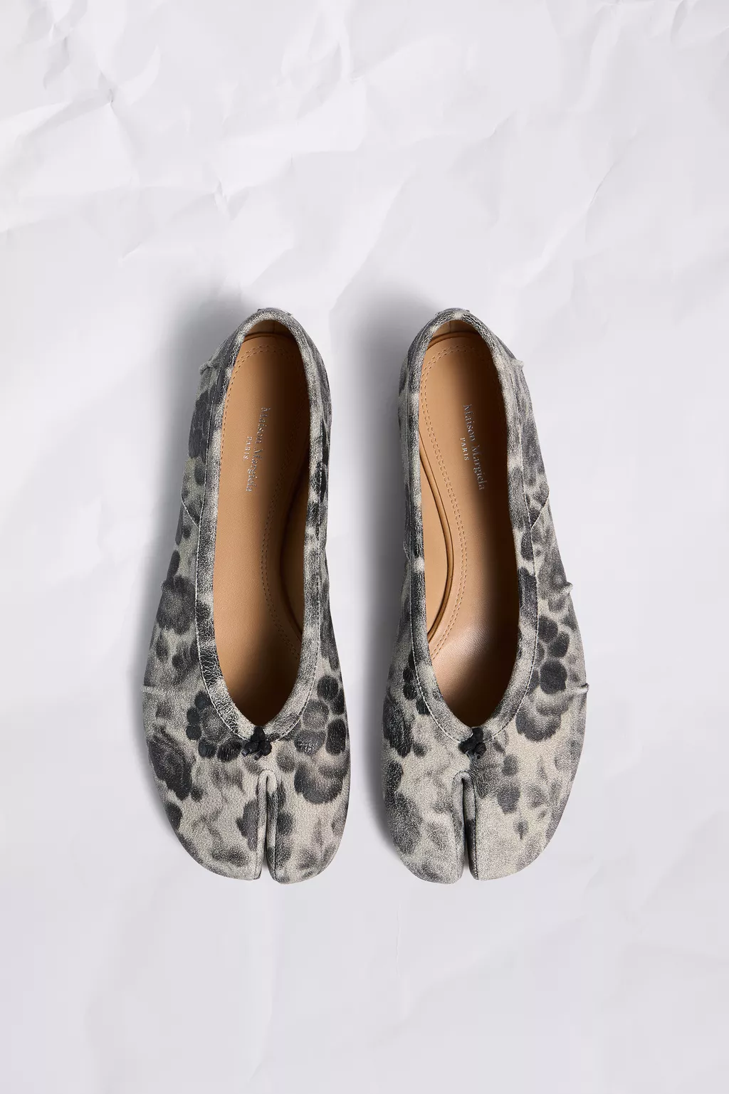Maison Margiela 22 21SS Tabi バレリーナ 35.5 White and Black Tabi Ballerina Crackle Flower Print | Maison