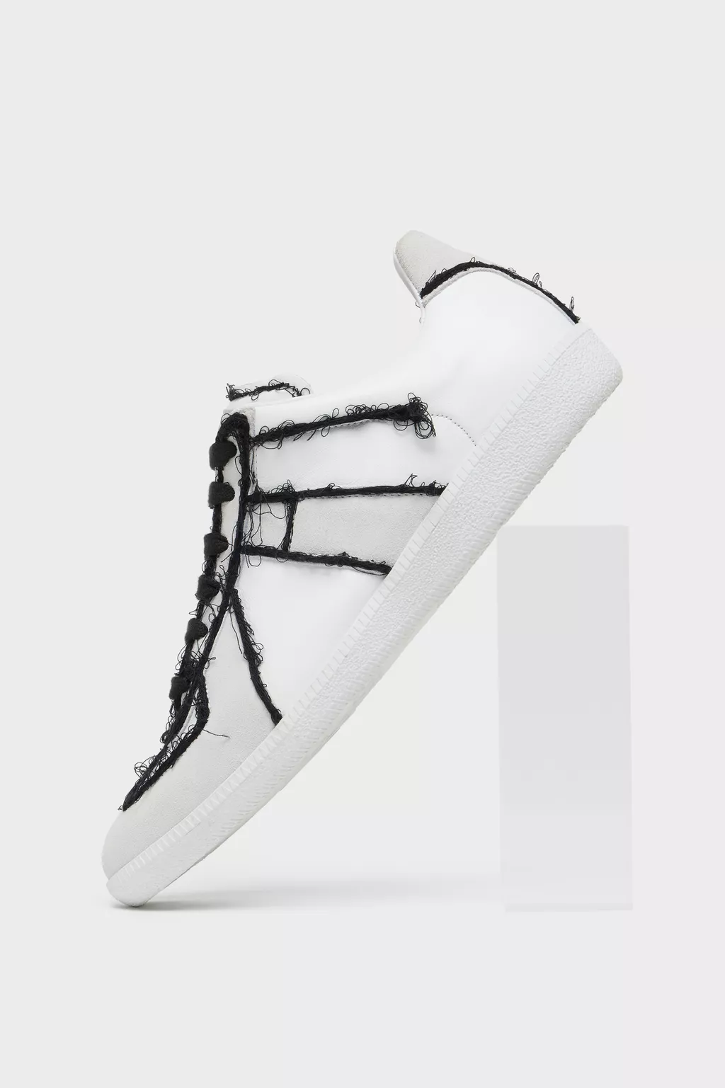 Dirty Wash Replica Sneaker Embroidery | Maison Margiela Official
