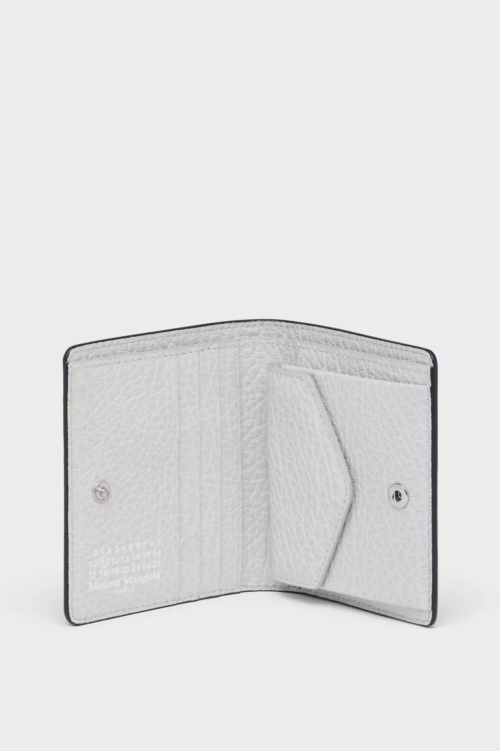 S56UI0140_P8844_HB394_E.webp?