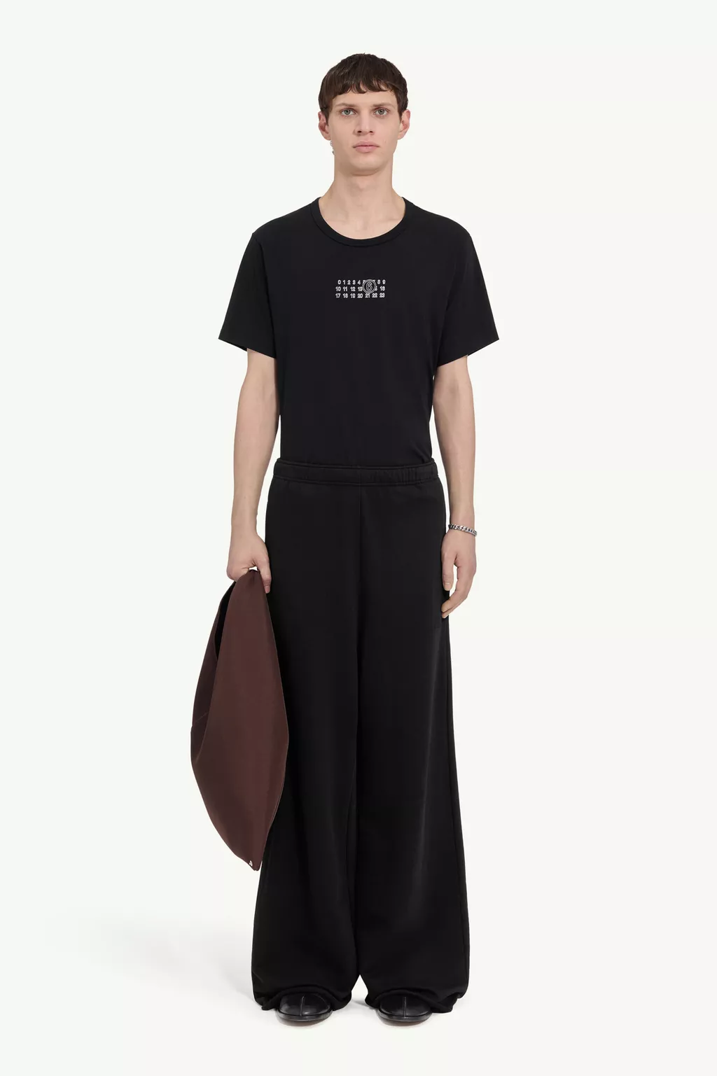 SH0KA0057_M25025_900_L.webp?sw