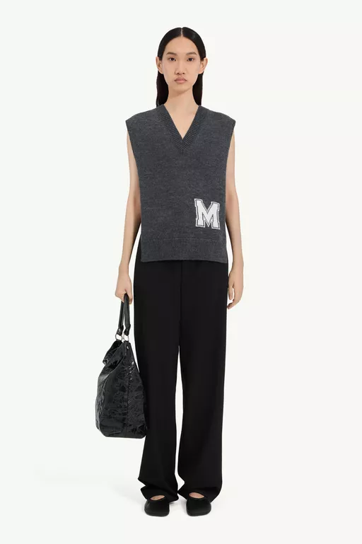 Sleeveless knit vest - Scarves