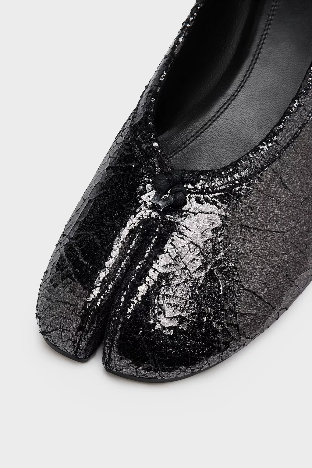 Maison Margiela tabiフラットシューズ ブロークンミラー 36 タビ」ブロークンミラー ニューバレエシューズ グレー | Maison