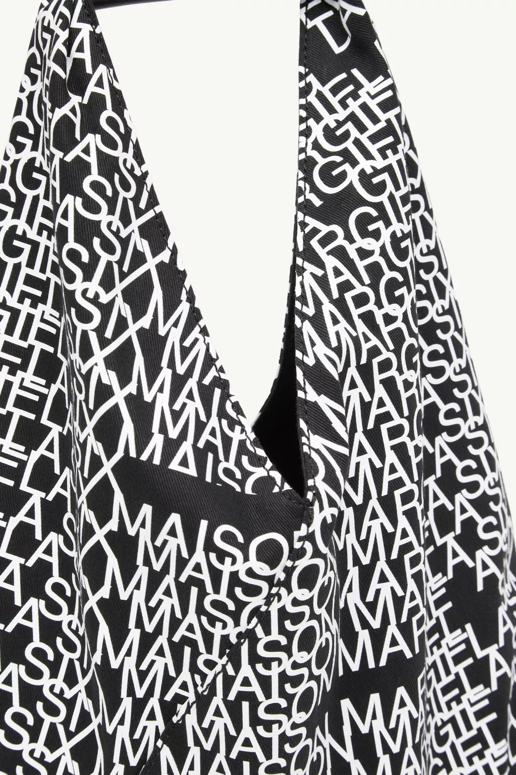 Black Japanese Bag Classic Small | MM6 Official