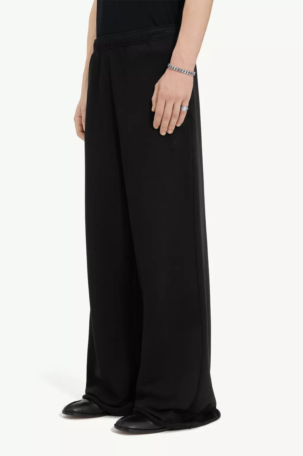 SH0KA0057_M25025_900_D.webp?sw
