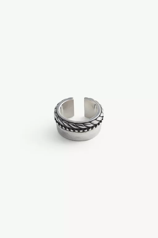 Buckle Motif Earcuff - Candle