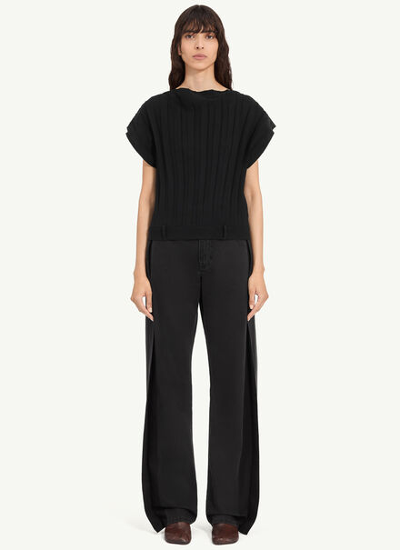 Pleated sleeveless top