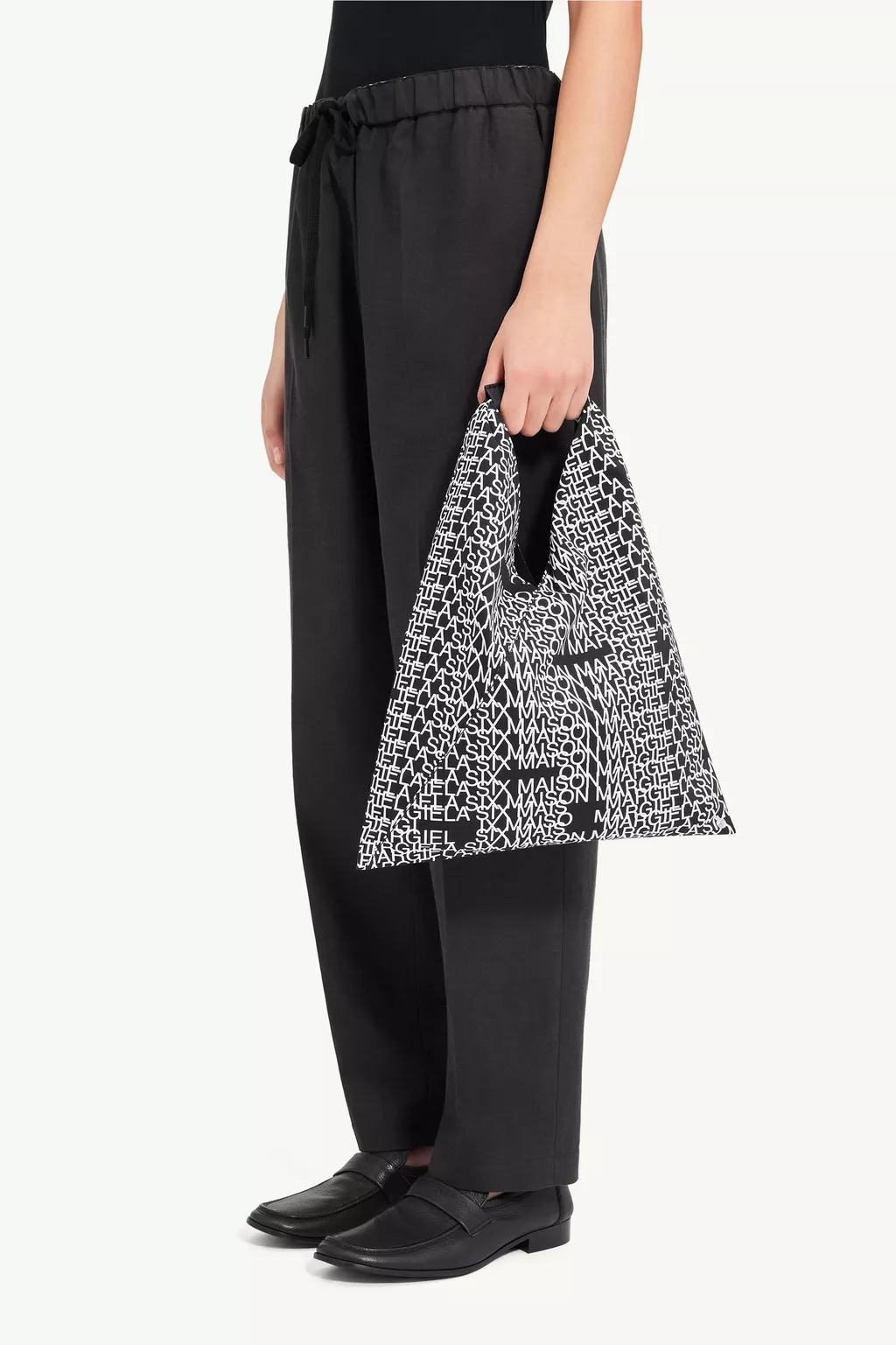 Black Japanese Bag Classic Small | MM6 Official