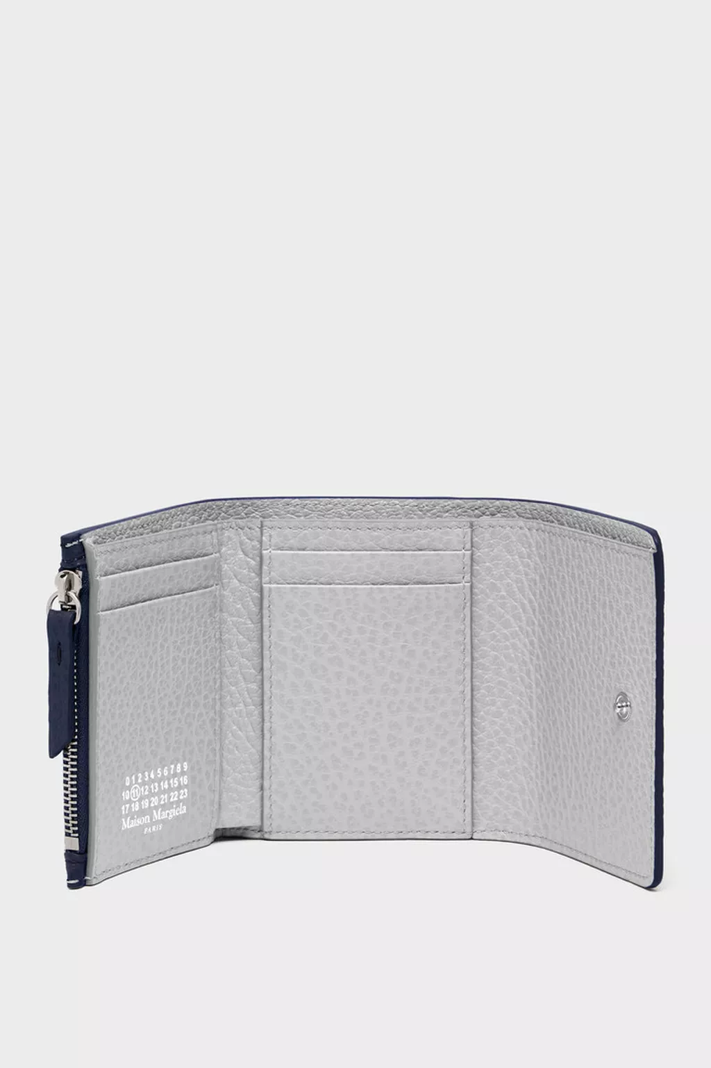 SA3UI0010_P8844_HB394_HL.webp?