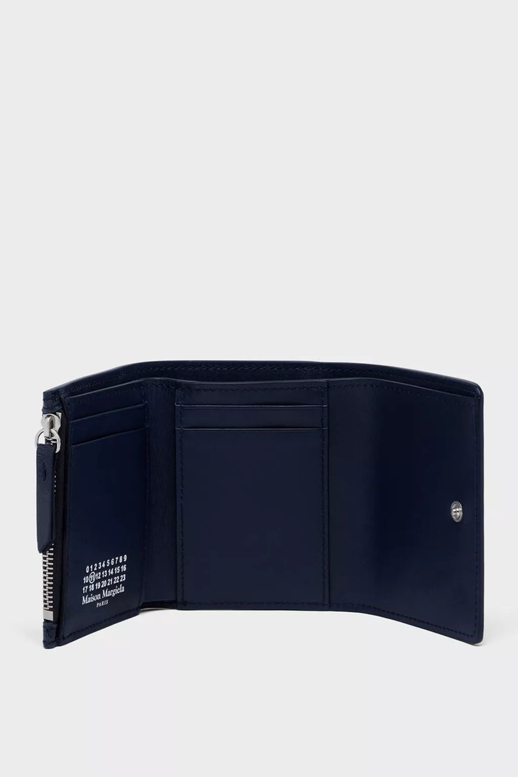 【Maison Margiela】4ステッチ 三つ折りウォレット ネイビー 4ステッチ 三つ折り ウォレット ブルー | Maison Margiela公式