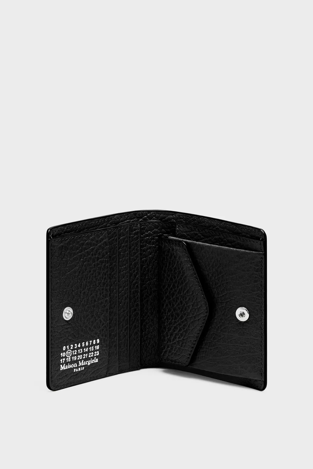 S56UI0140_P4455_T8013_H.webp?