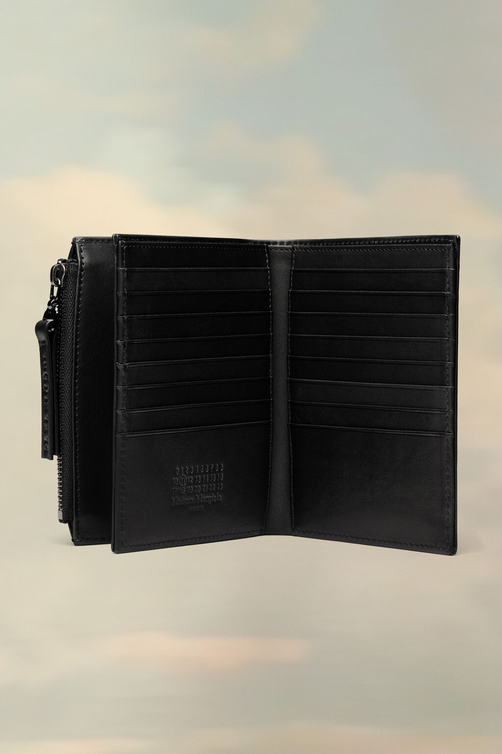 메종마르지엘라 가죽 지퍼 지갑 S55UI0289P1959T8013