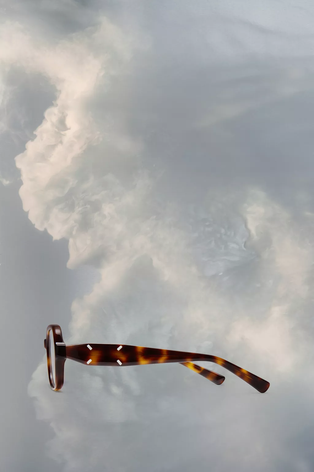 S33YC0050_M10049_963_A.webp?sw