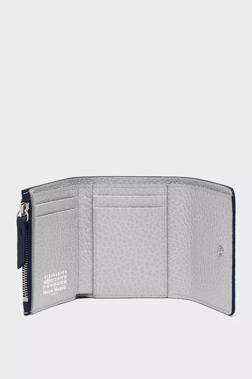 SA3UI0010_P8844_HB394_H.webp?