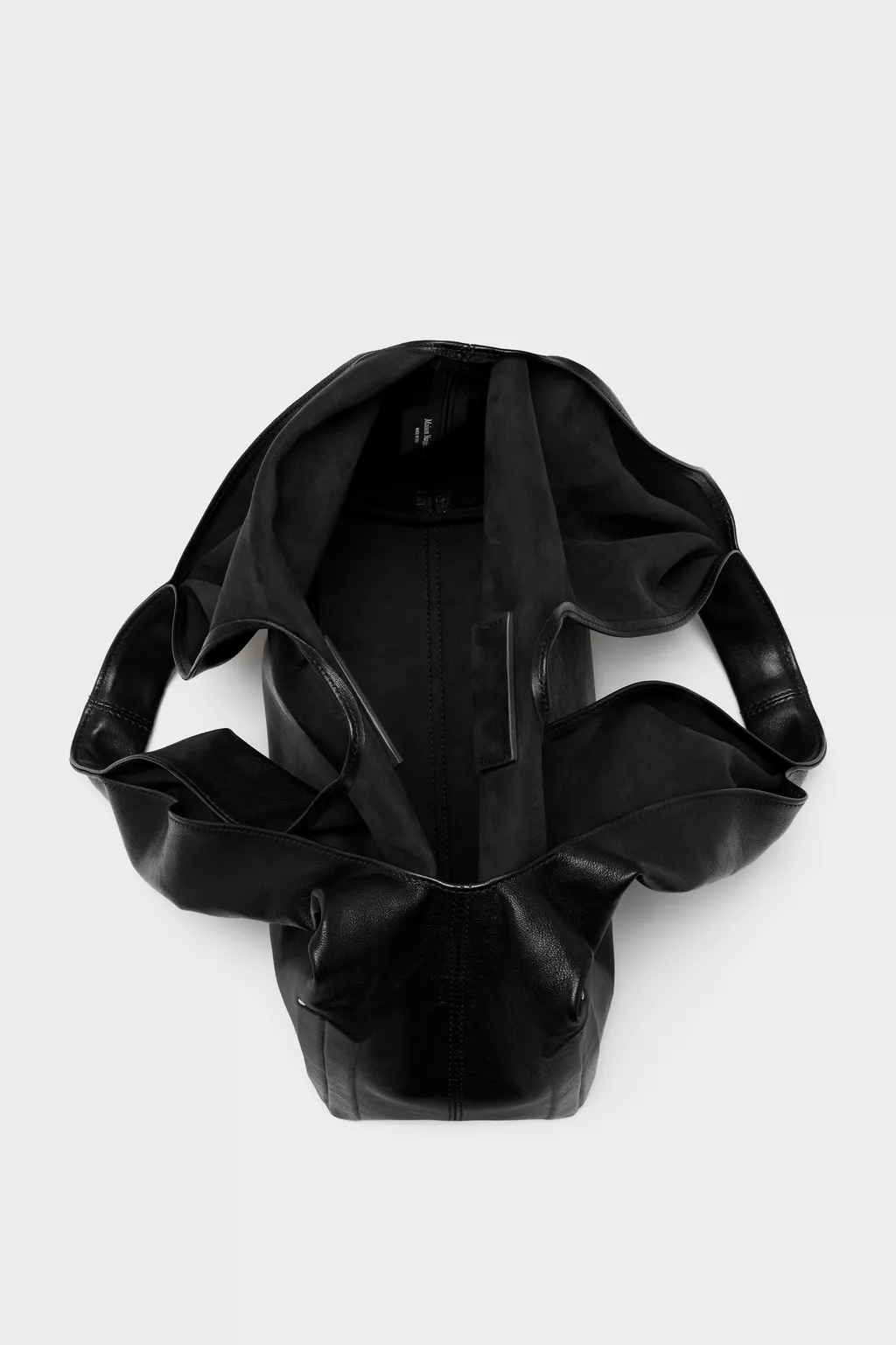 Maison Margiela ブラックケース SB2WD0103_P8982_T8013_D.webp?