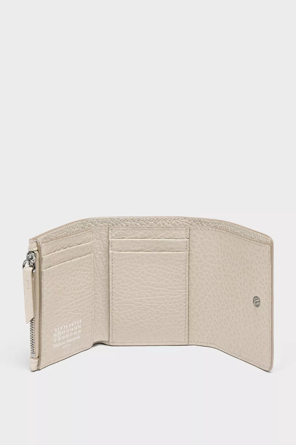 SA3UI0010_P4455_T8039_HL.webp?