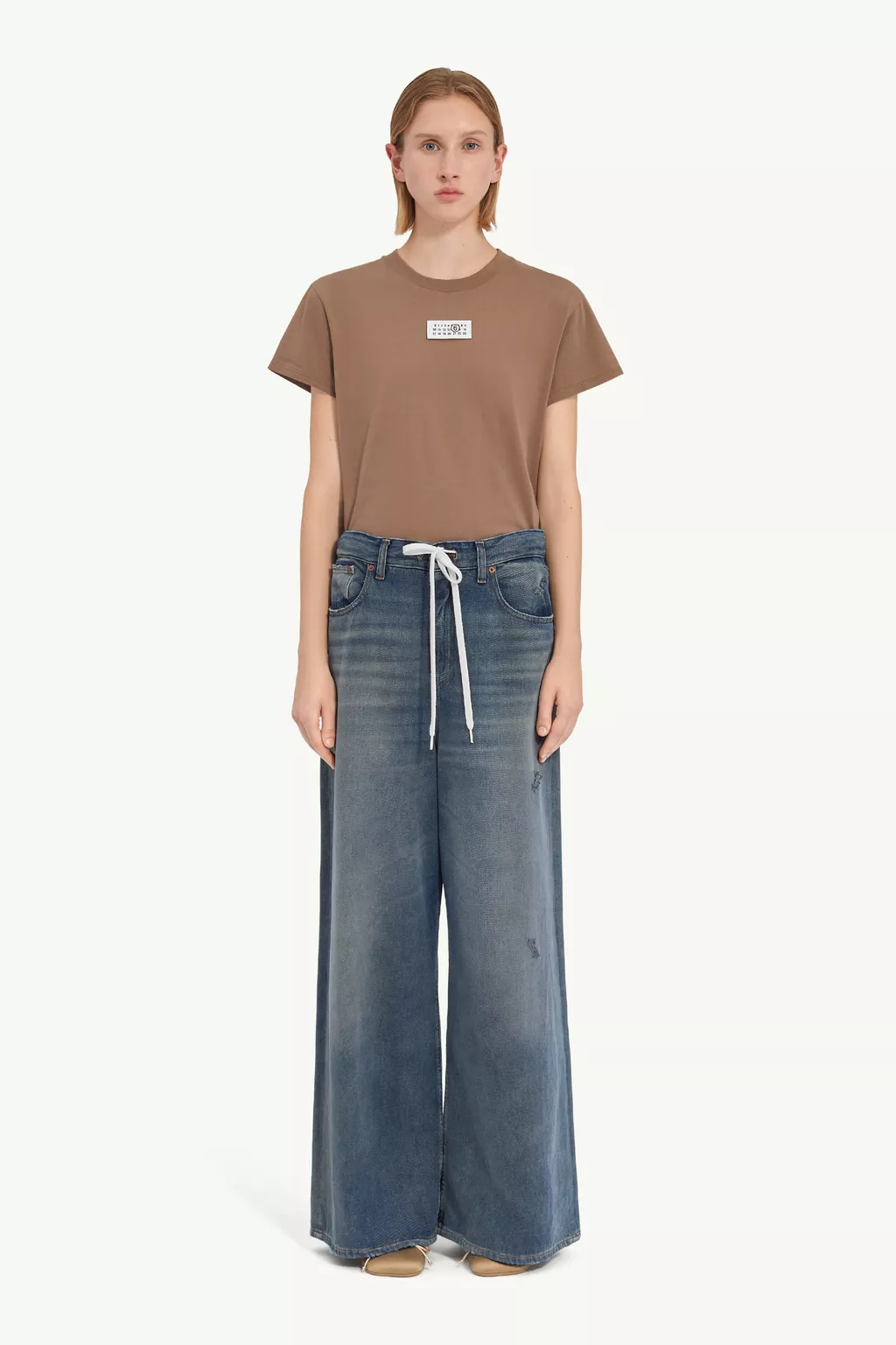 S52LA0246_M30017_994_F.webp?sw