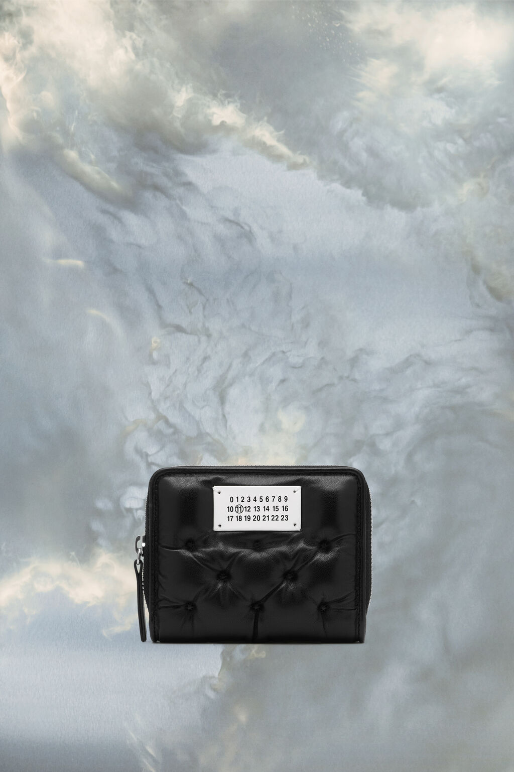 메종마르지엘라 스몰 글램 슬램 자수 지갑 SA1UI0032P6434T8013