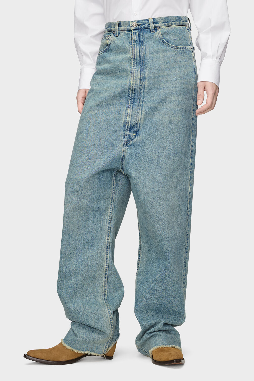 S67LA0045_M30066_962_E.jpg?sw=1024&q=80