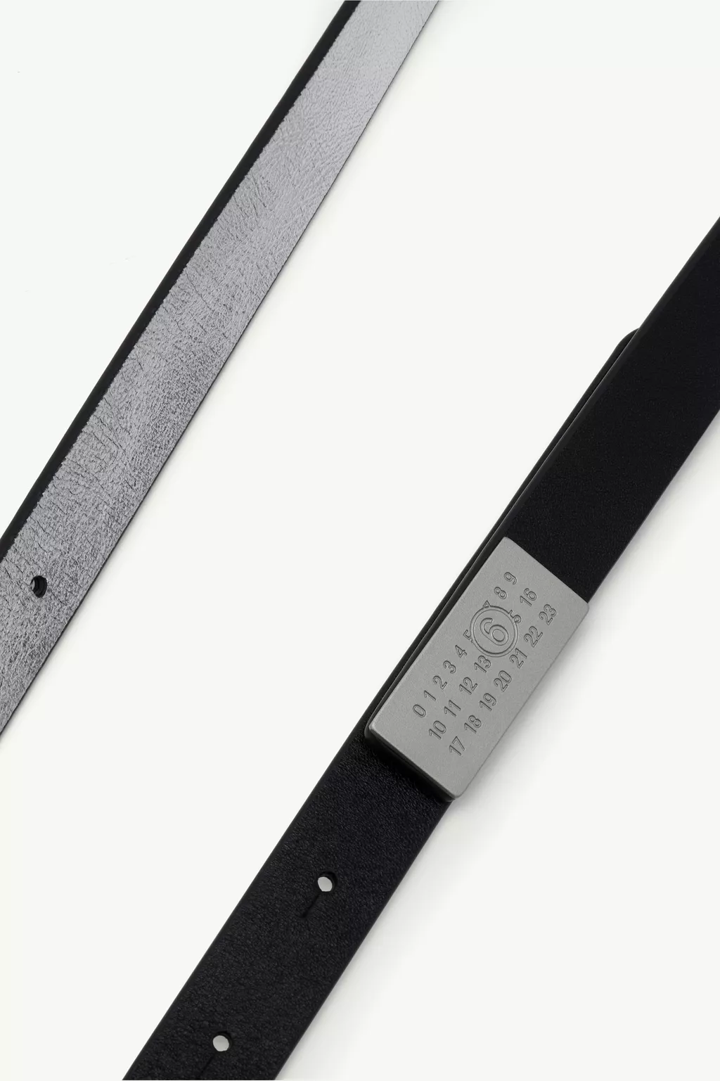 Black Slim numeric buckle leather belt | MM6 Official