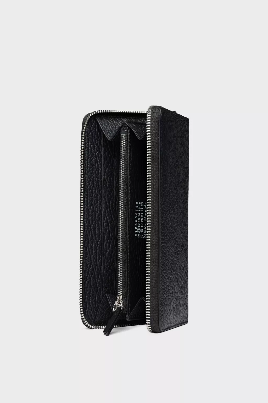 S56UI0110_P4455_T8013_E.webp?