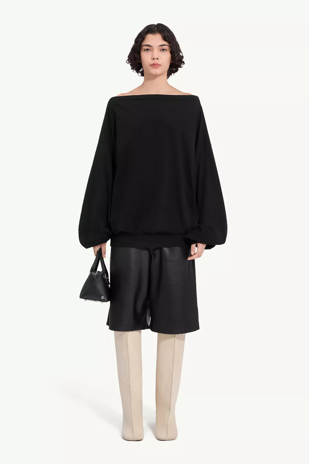 Black Long-sleeved asymmetric top | MM6 Official