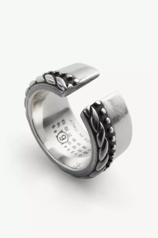 Buckle Motif Earcuff - Candle