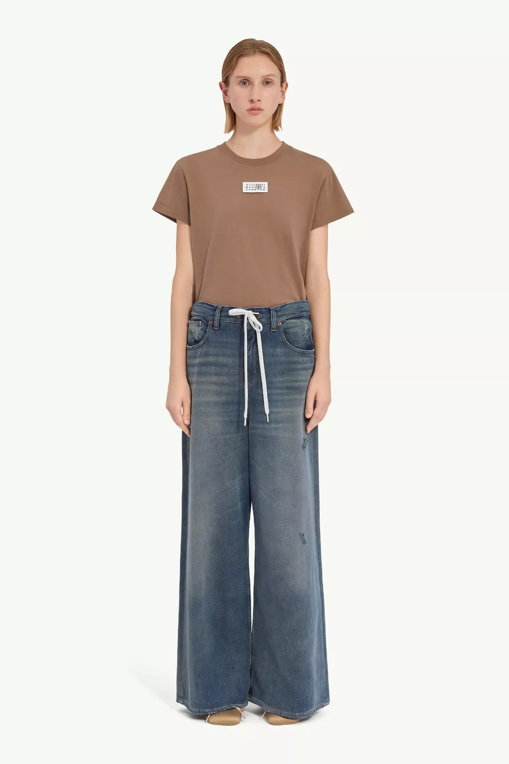 S52LA0246_M30017_994_L.webp?sw