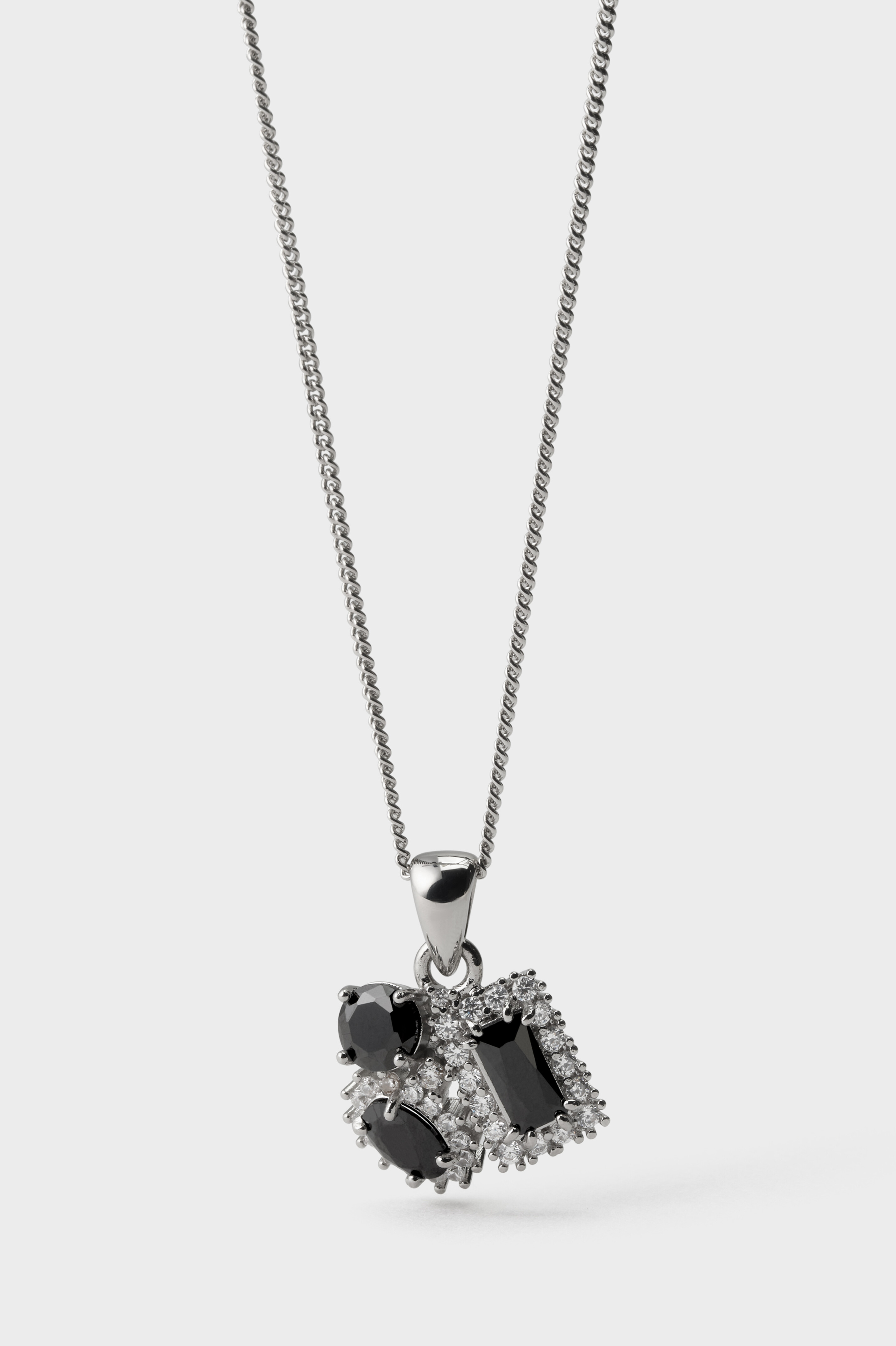 CLUSTER PENDANT NECKLACE