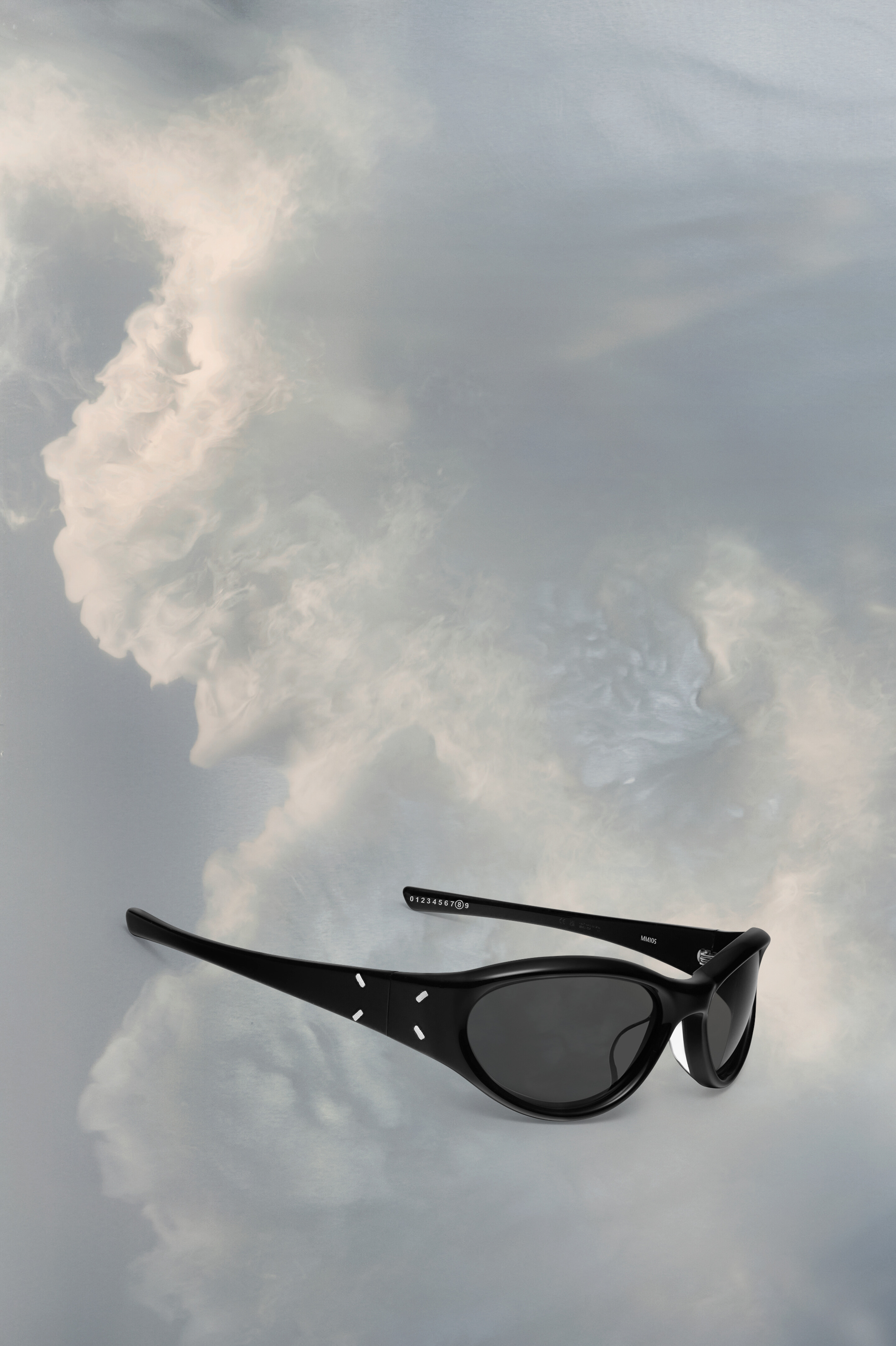 小物 Maison Margiela GENTLE MONSTER MM003 Black MM X Gentle Monster MM105 | Maison Margiela Official