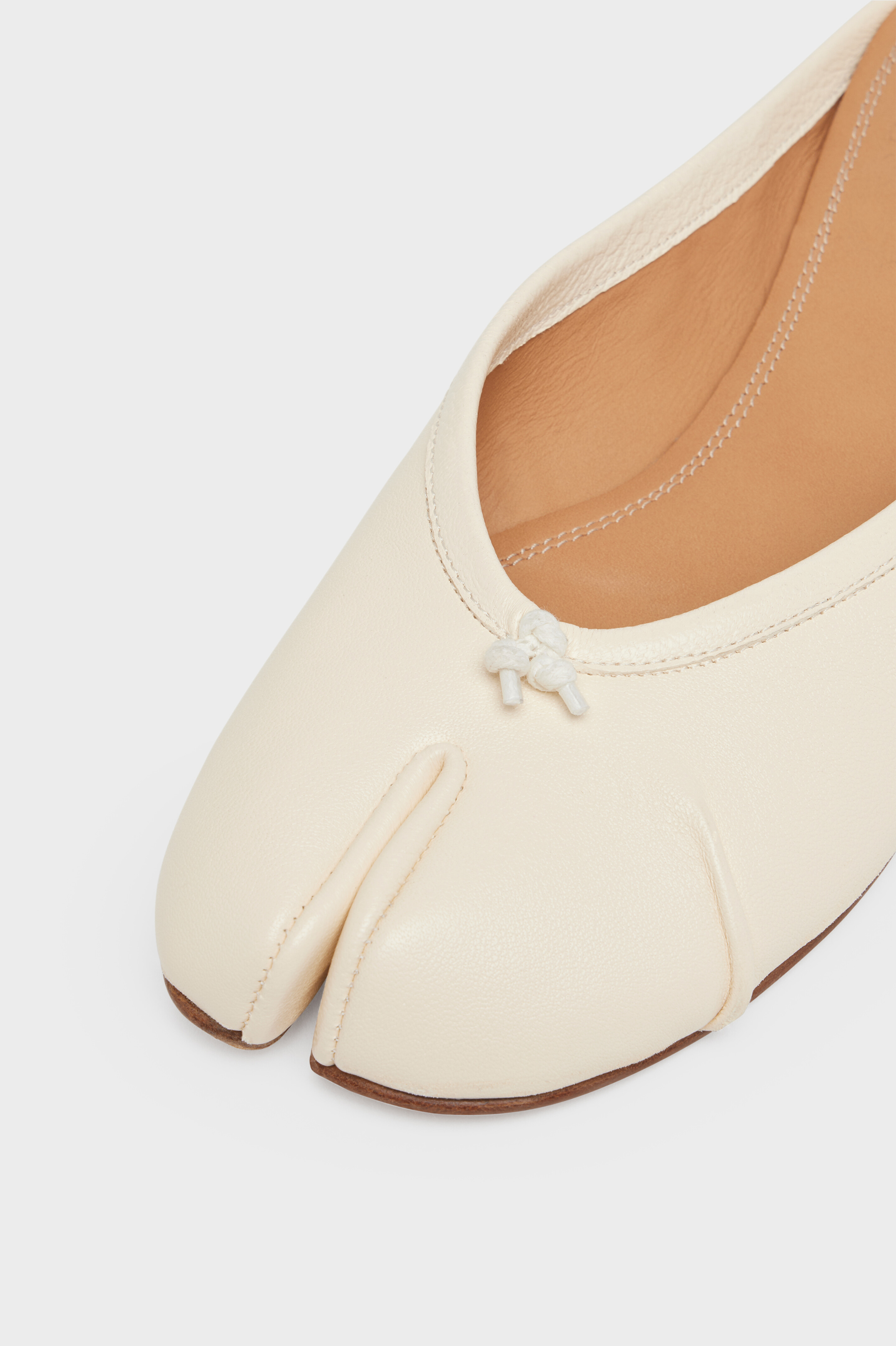Maison Margiela TABI MULE バレエ M241029-11 Maison Margiela TABI MULE バレエ M241029-11