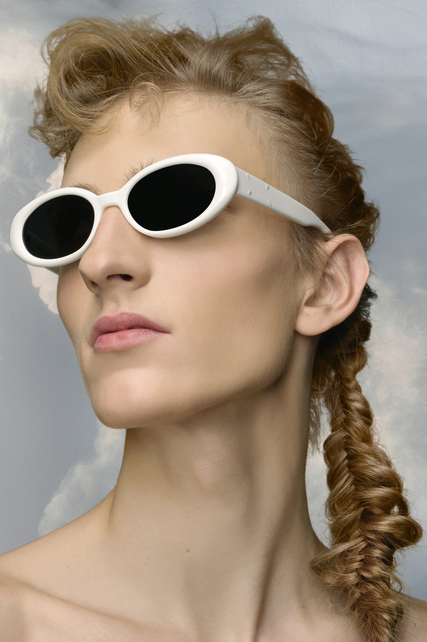 GENTLE MONSTER × Maison Margiela MM107 White MM X Gentle Monster MM107 | Maison Margiela Official
