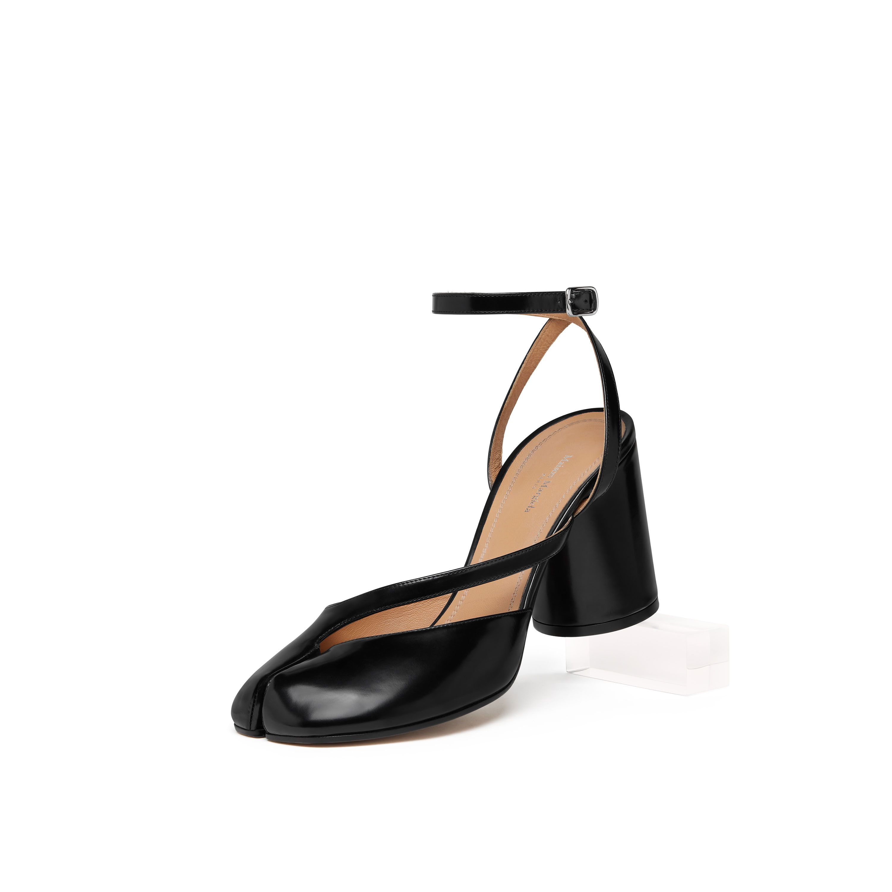 靴 MaisonMargiela ANKLE STRAP TABI PUMPS Maison Margiela Tabi Ankle-Strap Leather Pumps | Neiman Marcus