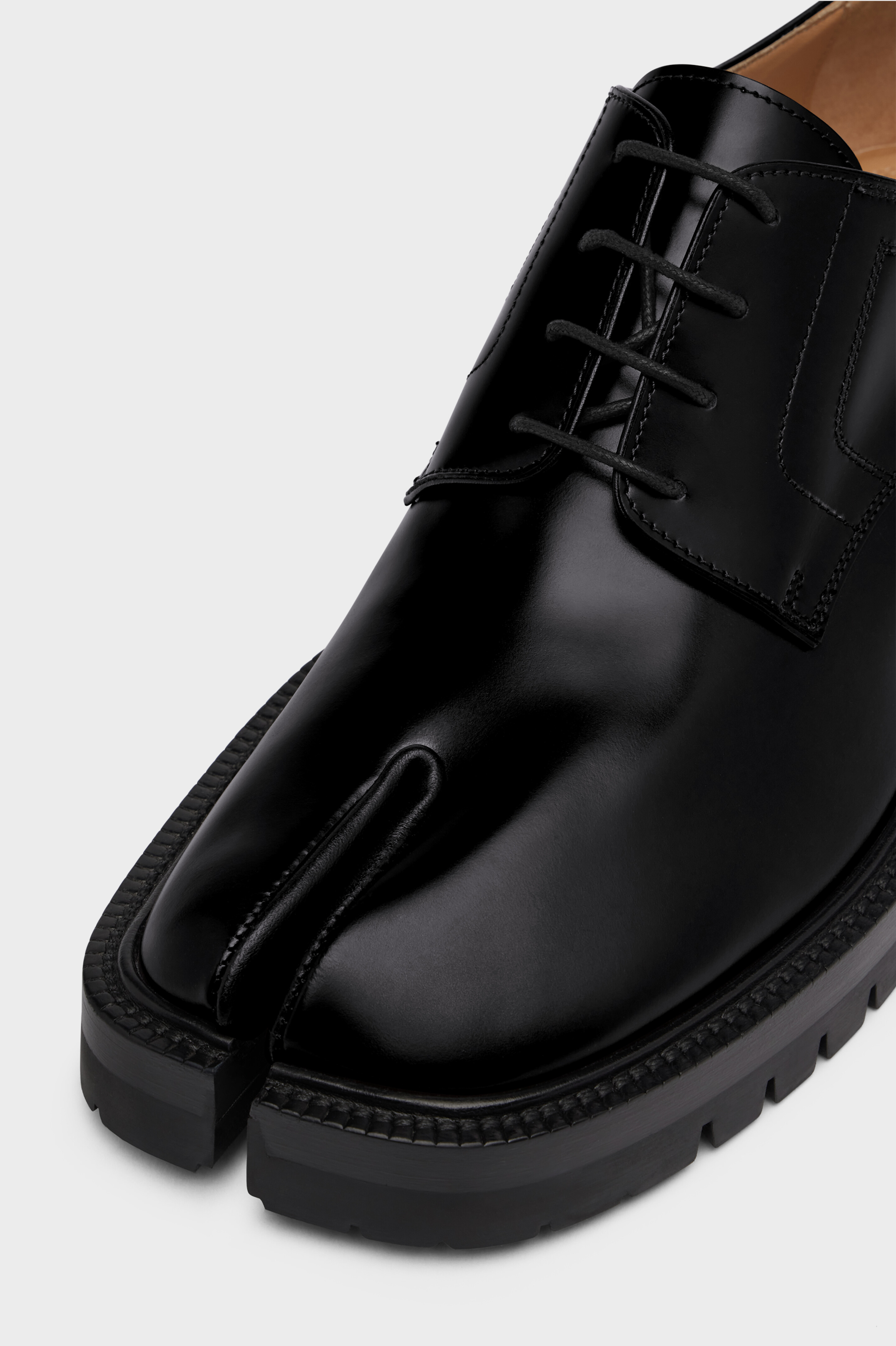 新品 Maison Margiela TABI LACE UP SHOES Maison Margiela Tabi lace-up Derby Shoes | Black | FARFETCH