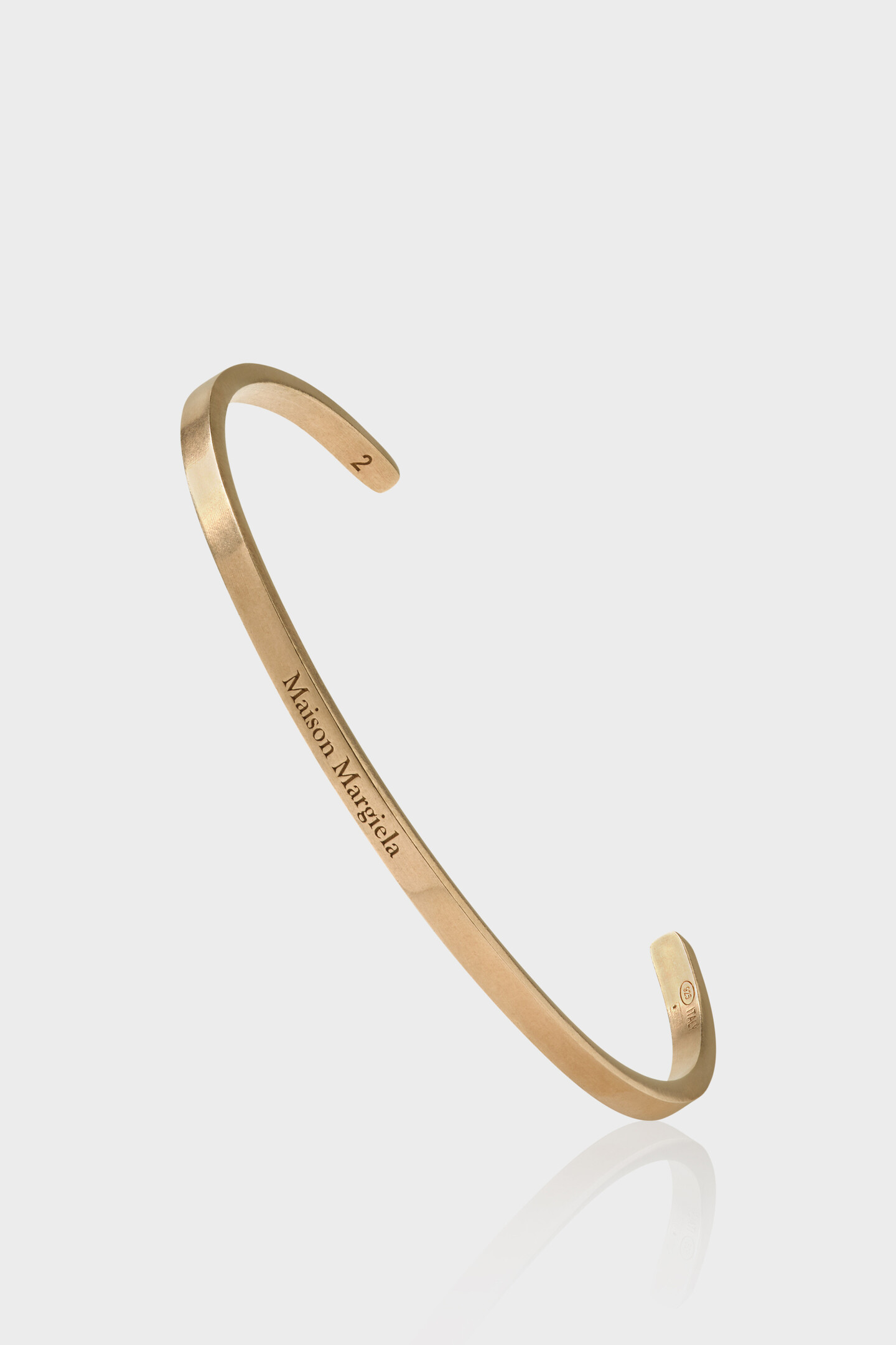 アクセサリー Maison Margiela MM6 Logo Cuff Bracelet Gold Minimal Logo Bracelet by MM6 Maison Margiela on Sale