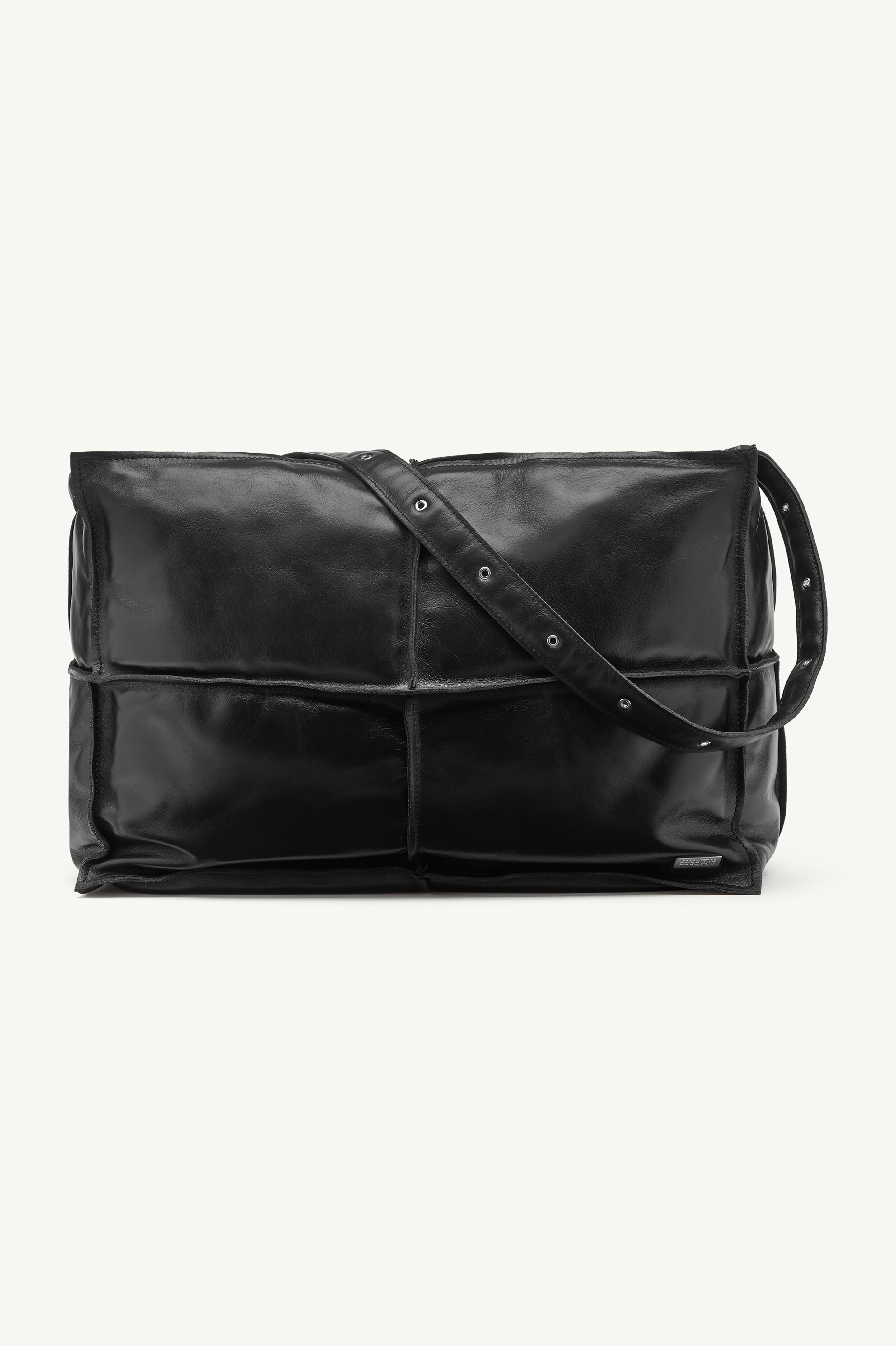 即日発送 Maison Margiela ブラックメッセンジャーバッグ 未使用 即日発送 Maison Margiela ブラックメッセンジャーバッグ 未使用
