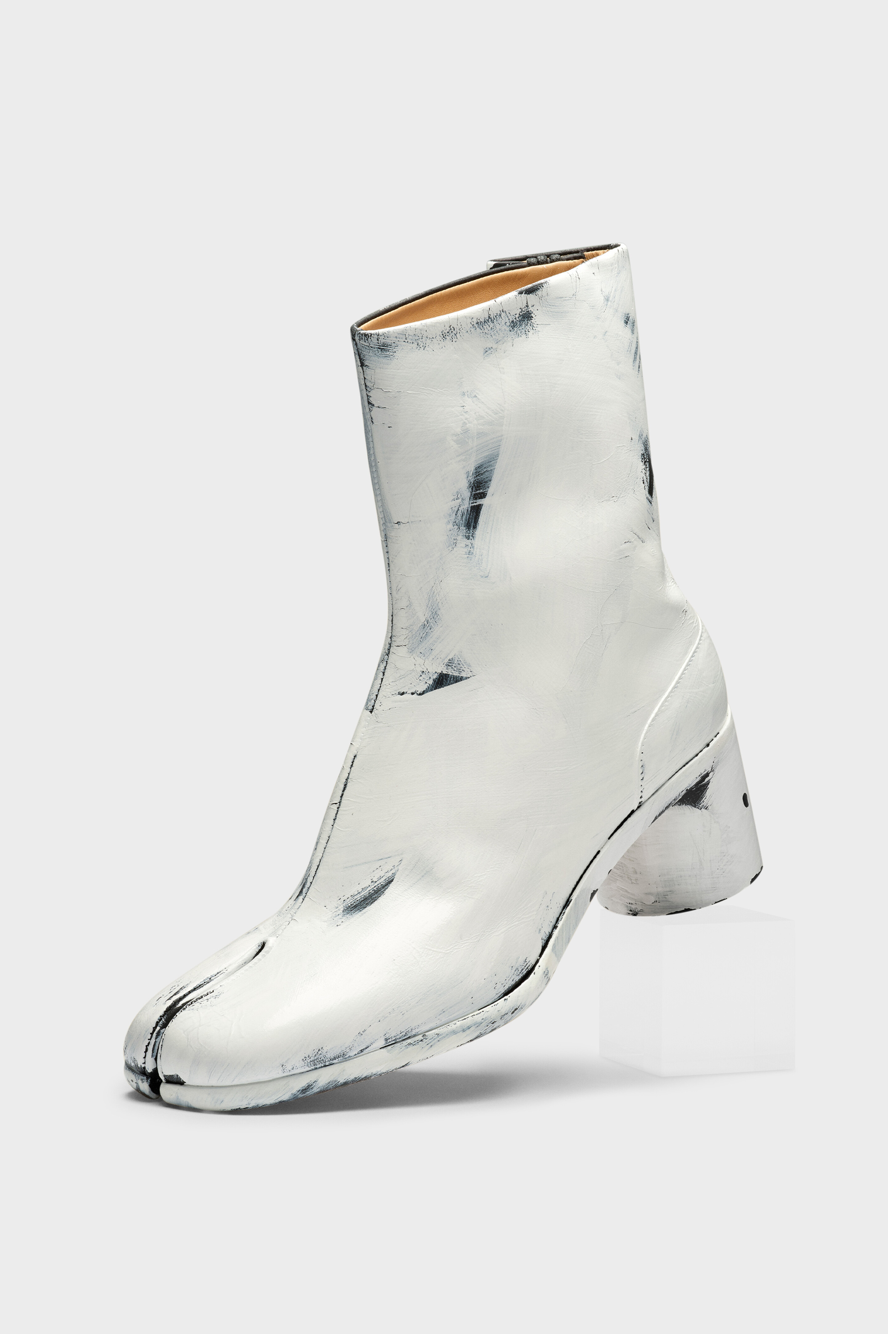 Maison Margiela Tabi boots 白　ビアンケット加工 Tabi Bianchetto Boots Black | Maison Margiela