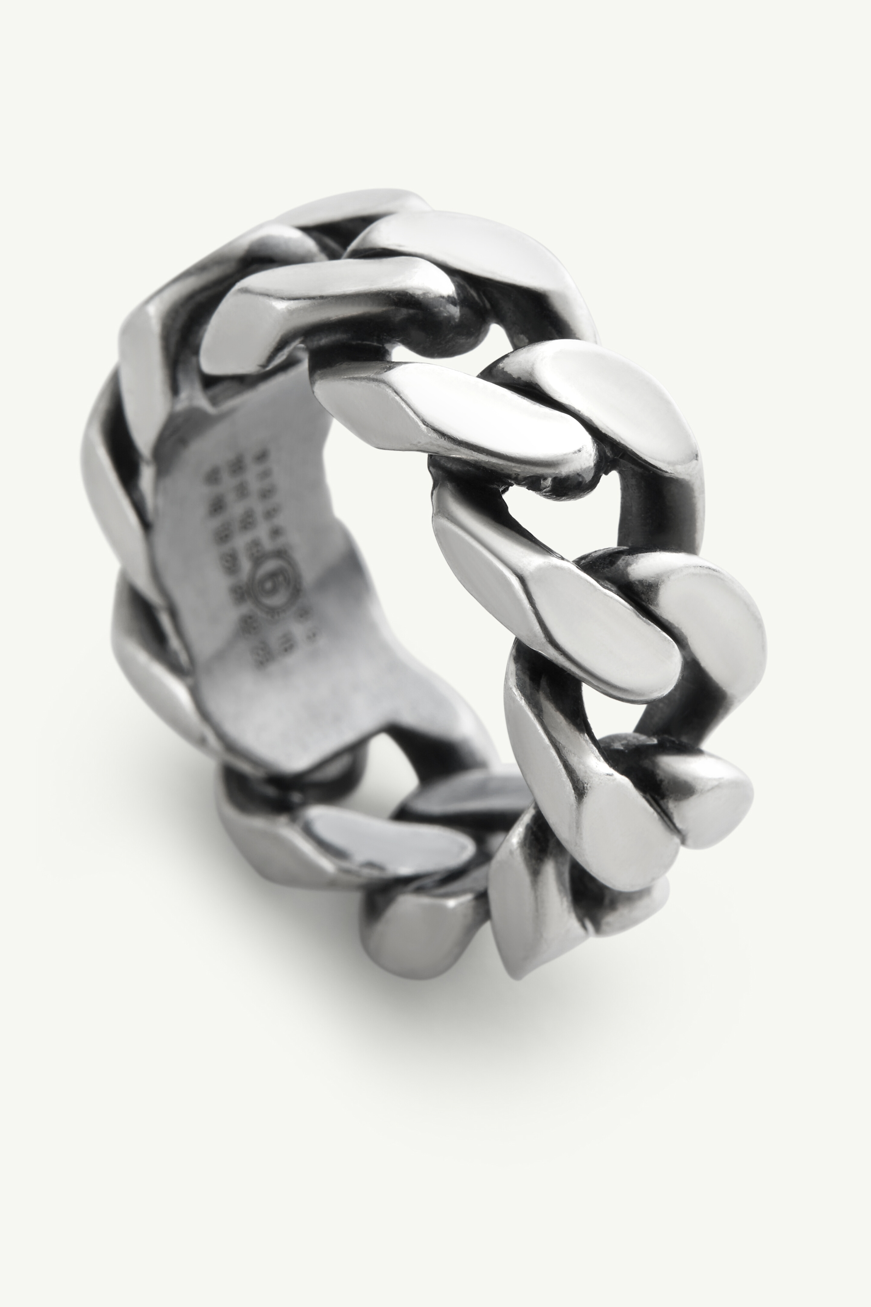 Minimal logo curb ring