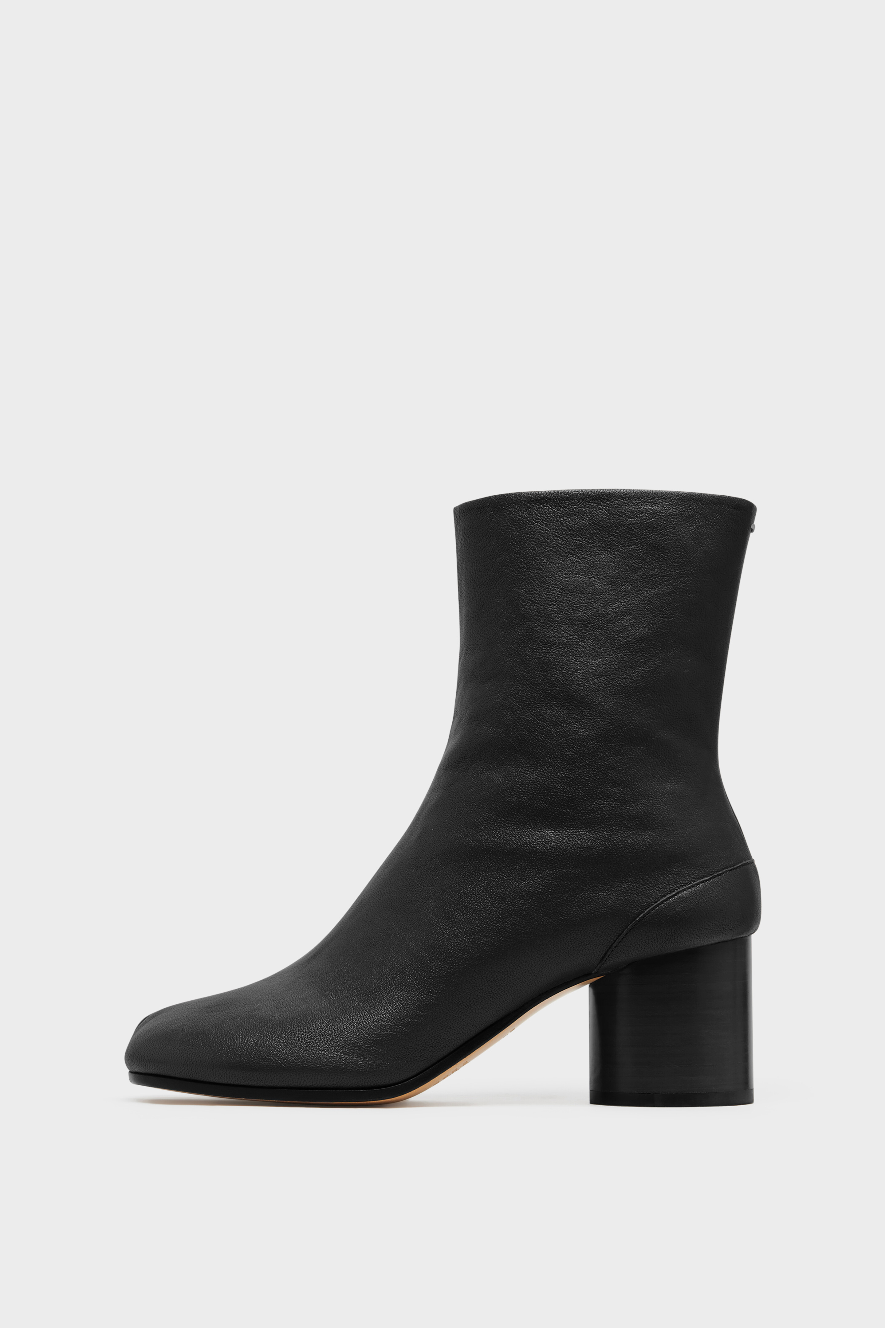 【Maison Margiela】Tabi Low Heel Booties Maison Margiela - Black Low-Heel Tabi Boots – Frances May