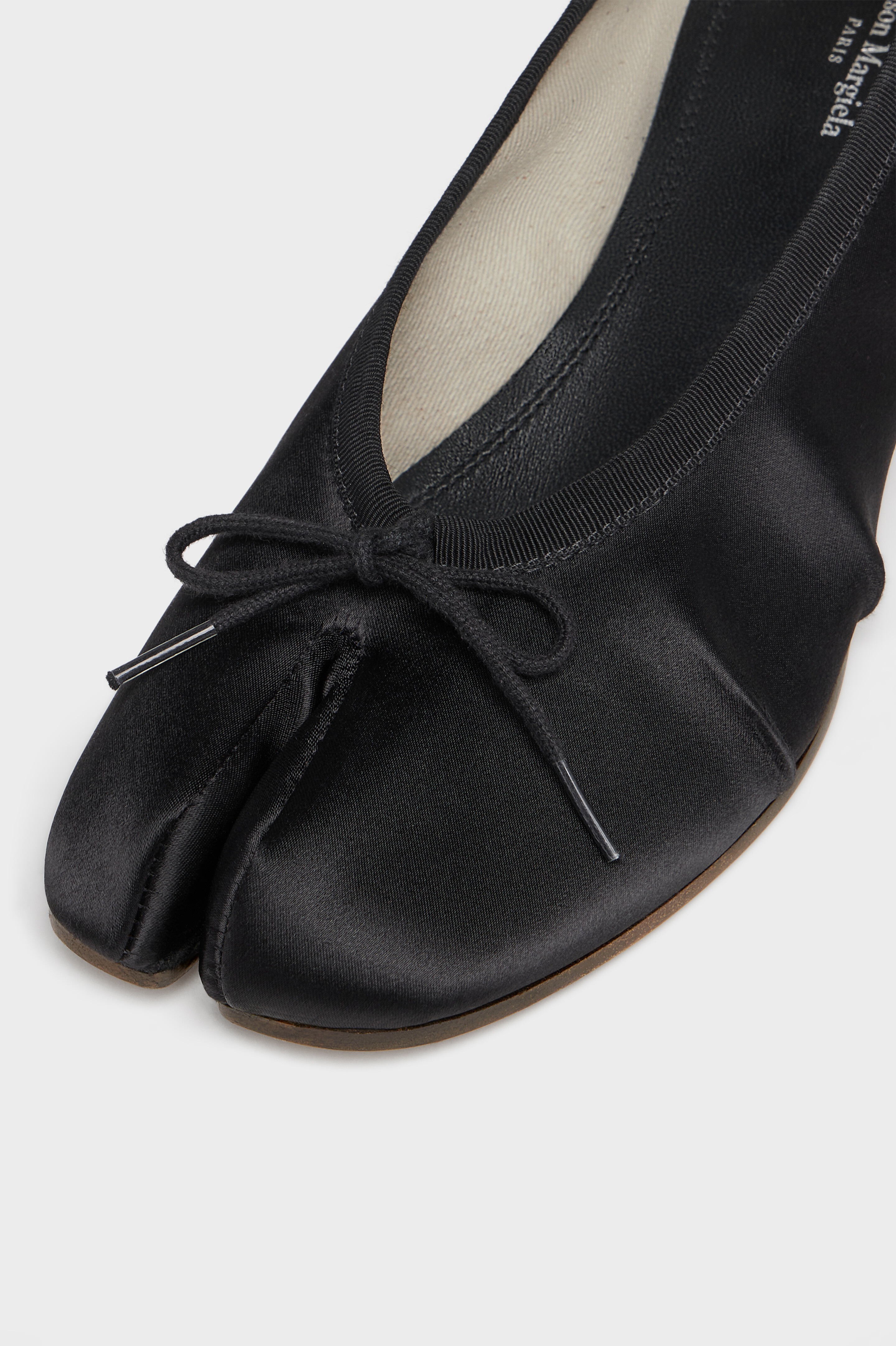 美品　Maison Margiela TABI BALLERINA White Hand-painted Heeled Tabi Ballerina | Maison Margiela