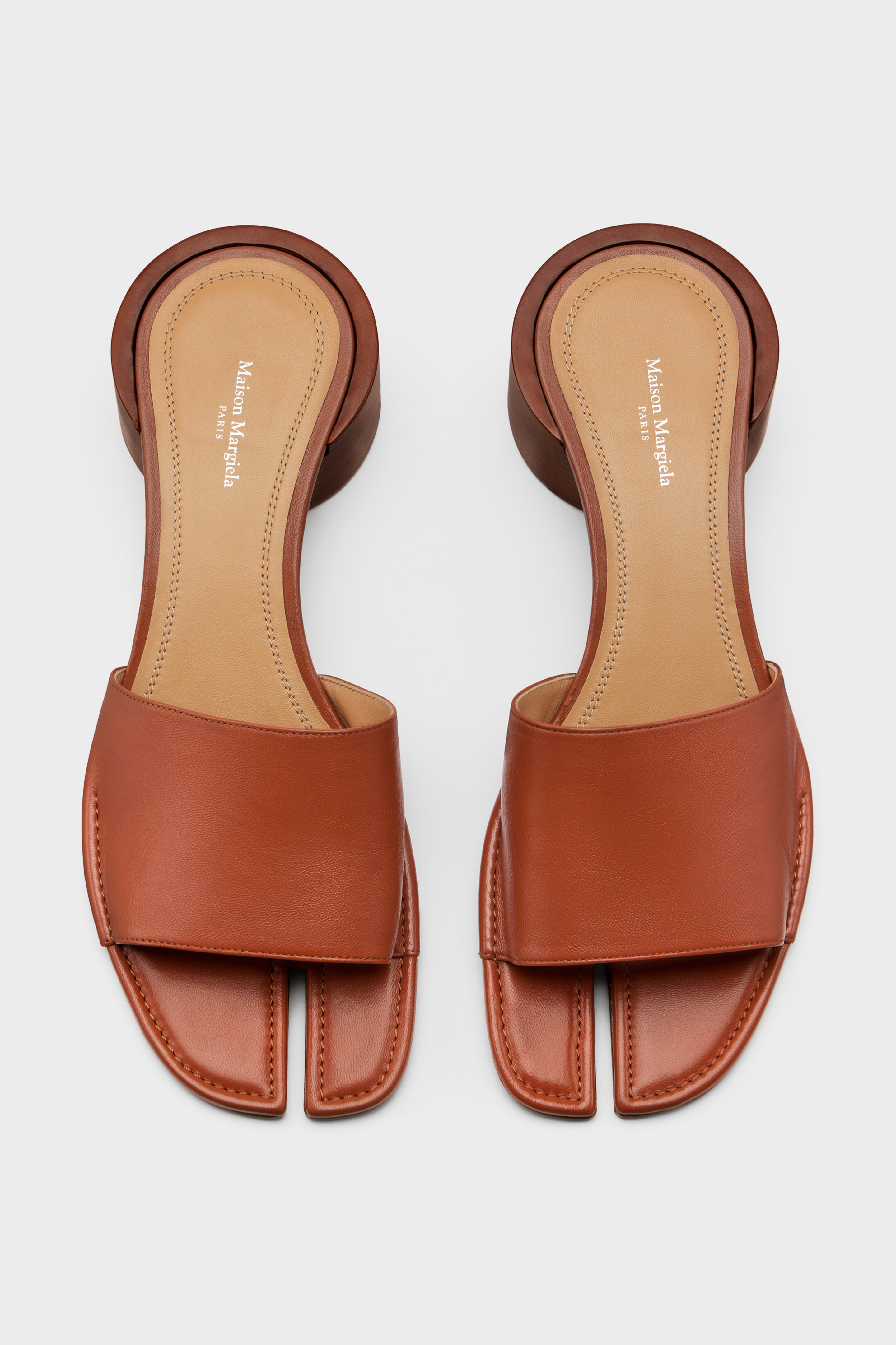 Maison Margiela マルジェラ 足袋 ミュール レザー ブラウン タビ」 ミュール ブラウン | Maison Margiela公式