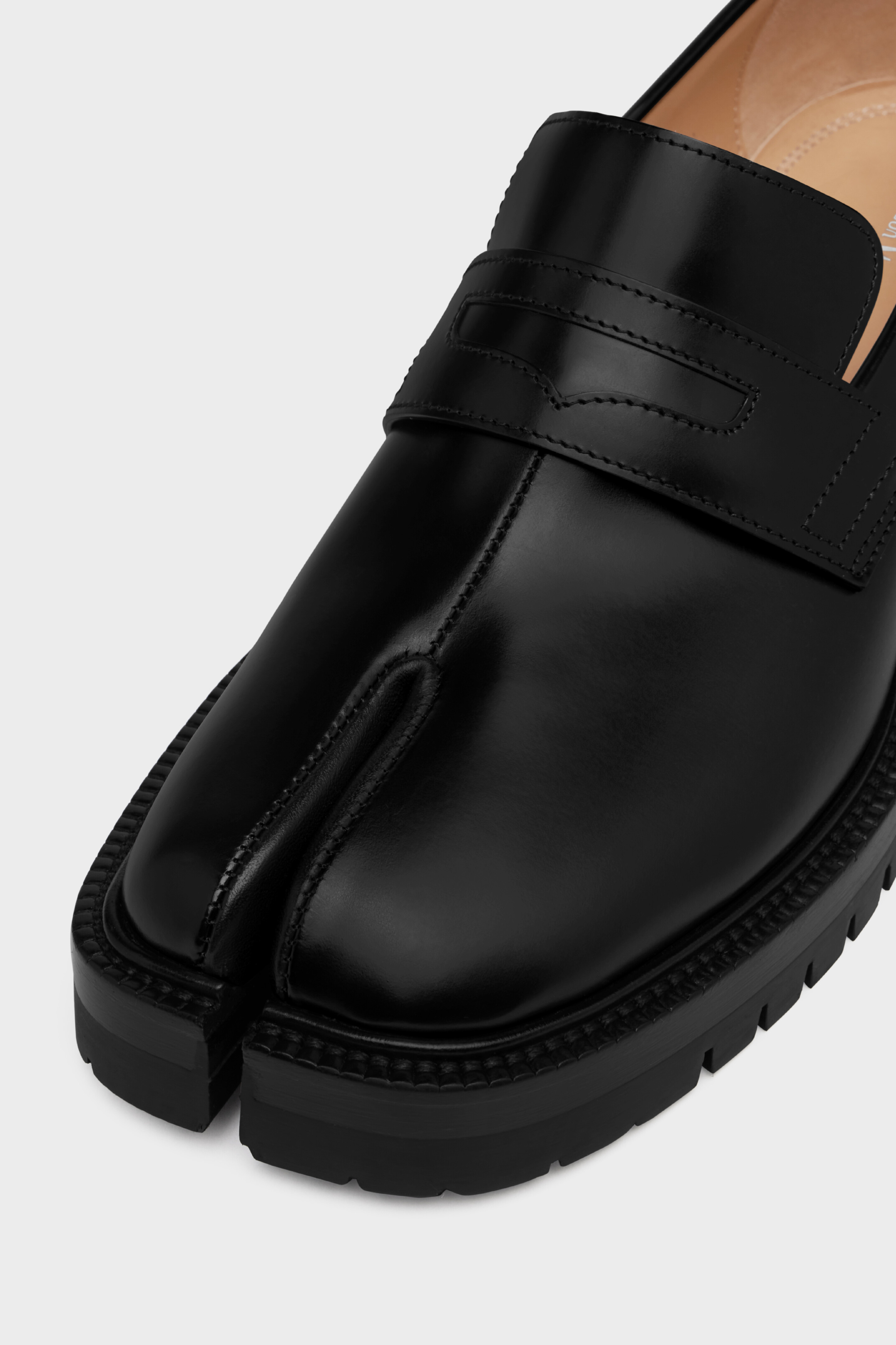Women's Black Calf Leather Tabi Loafers | Maison Margiela