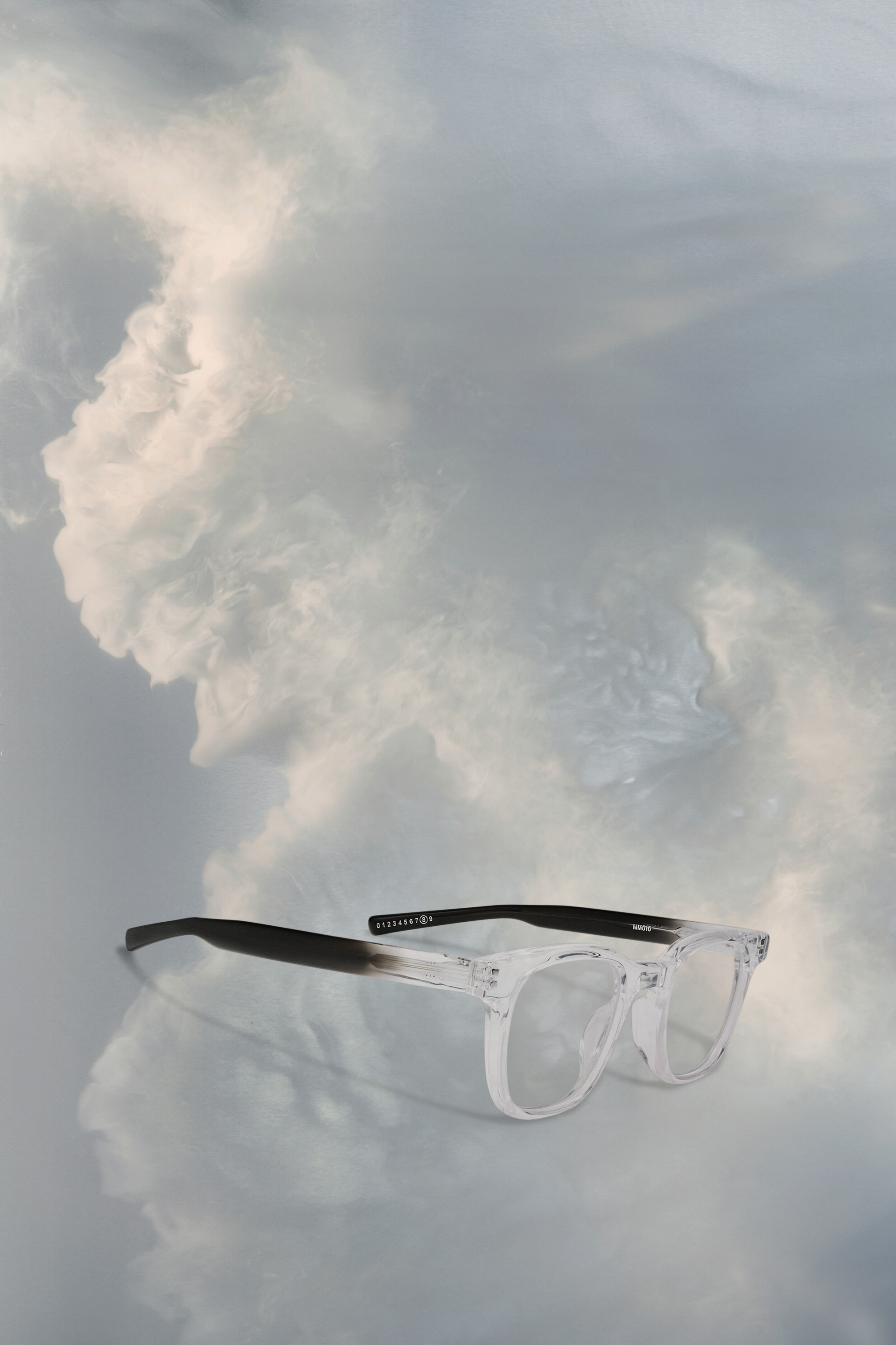 Gentle Monster×Maison Margiela MM010 メガネ Translucent White MM X Gentle Monster MM010 | Maison Margiela Official