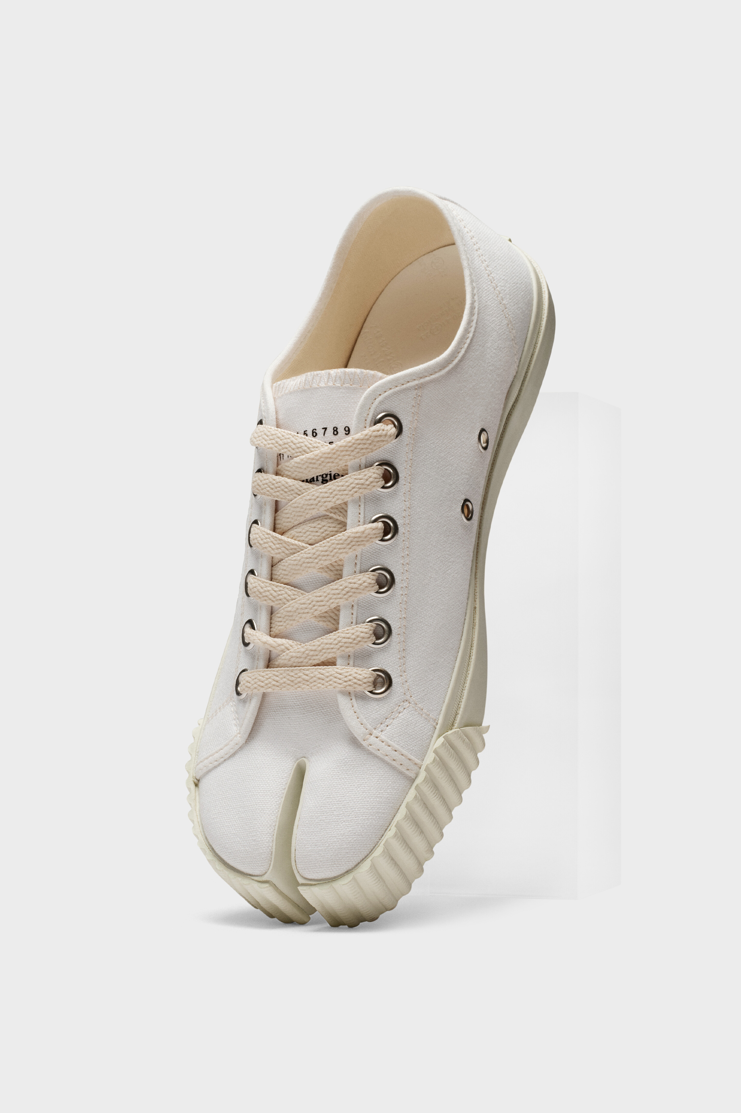 ★関税込★Maison Margiela★Tabi Low White Canvas Sneaker★ Women's White Cotton Tabi Sneakers | Maison Margiela