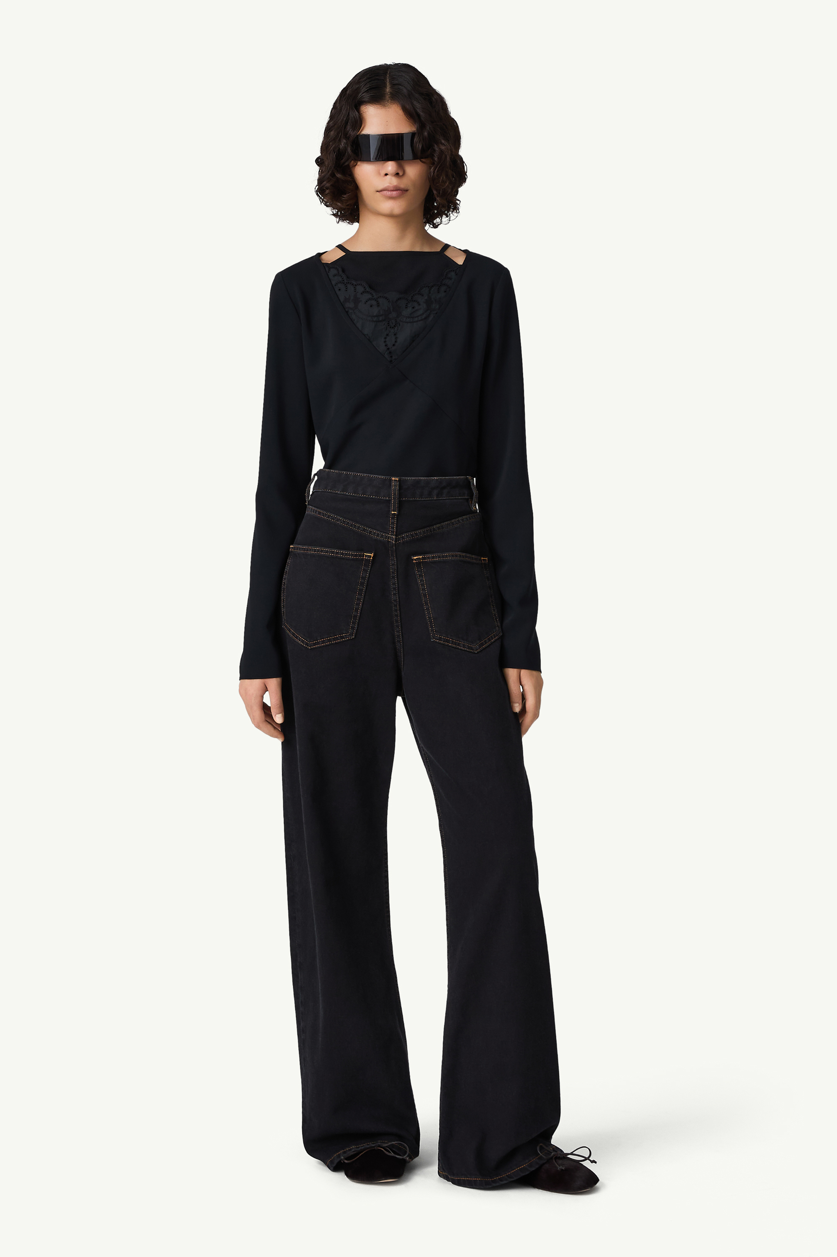 Wide-leg denim jeans