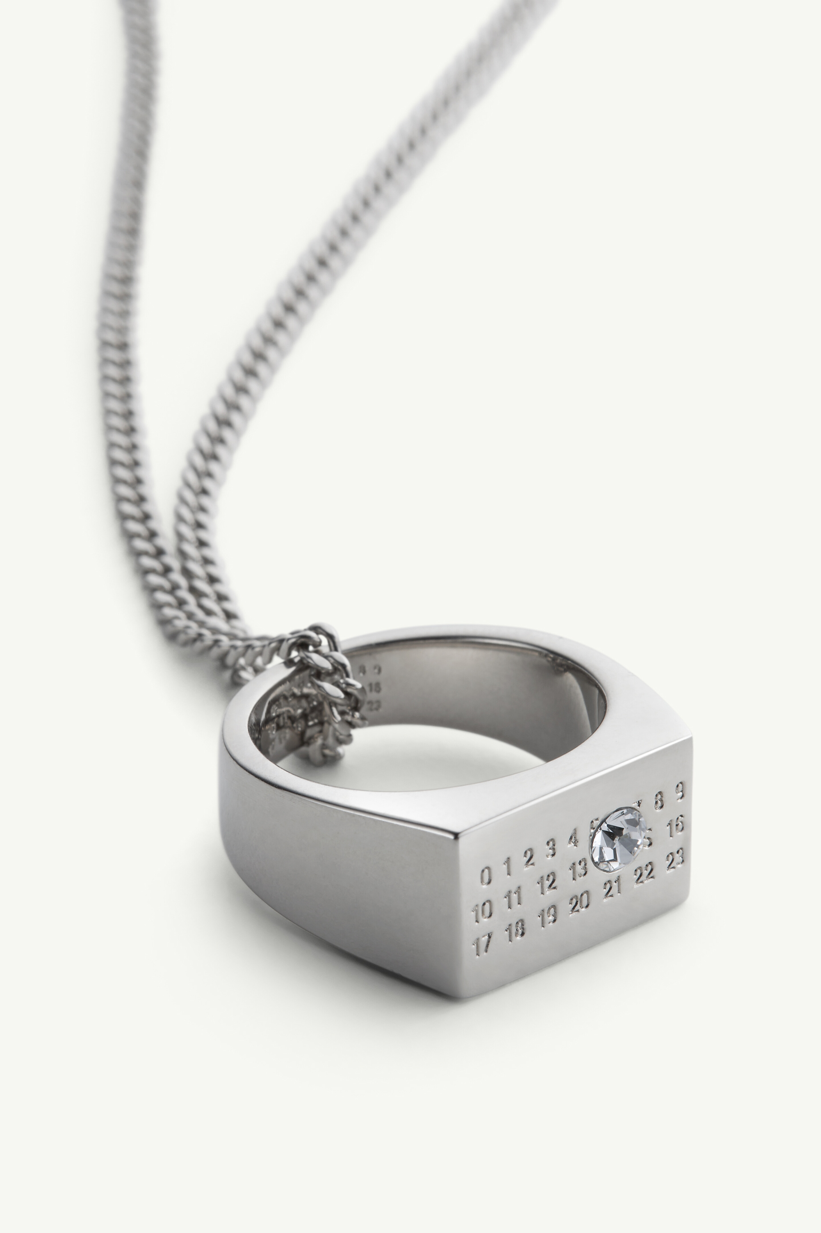 Chevalier ring