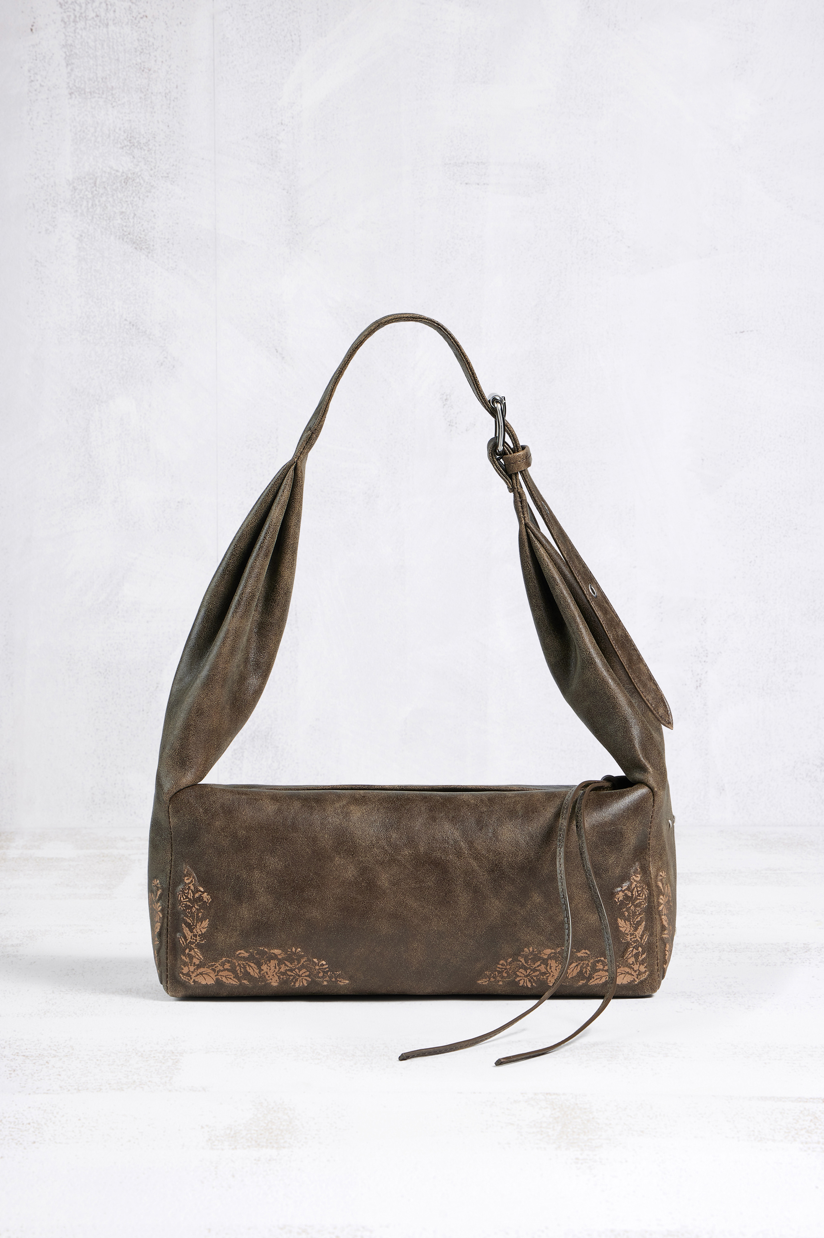 Maison Margiela フェイクスエード ヴィンテージ風 ボディバック Brown Box Bag East West Medium | Maison Margiela Official
